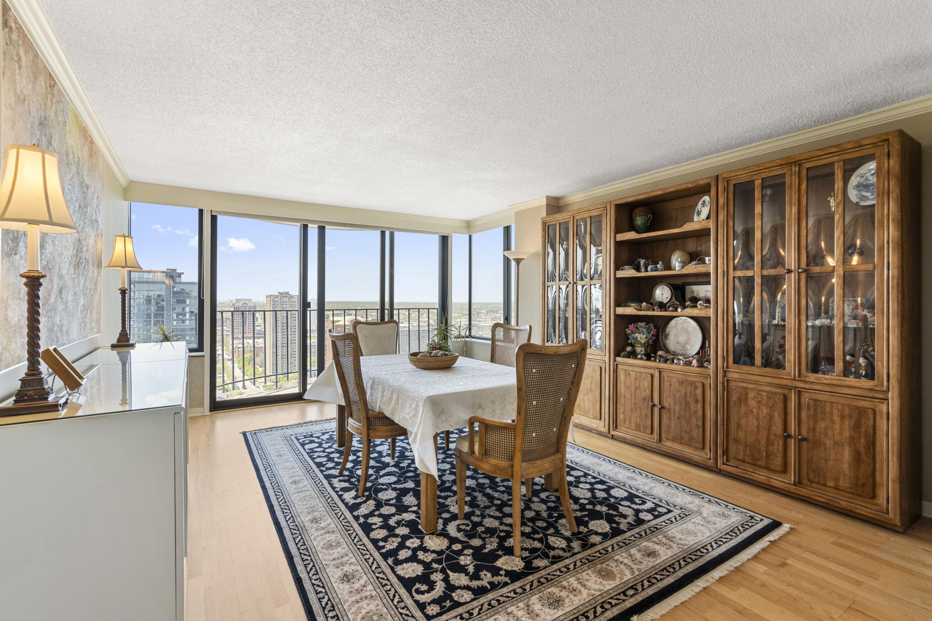 Milwaukee, Wisconsin, 53202, United States, 5 Bedrooms Bedrooms, ,5 BathroomsBathrooms,Residential,For Sale,1827277