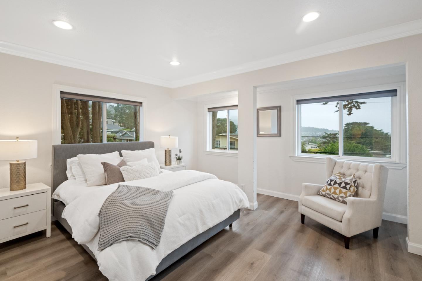 Pacifica, California, 94044, United States, 4 Bedrooms Bedrooms, ,5 BathroomsBathrooms,Residential,For Sale,1988346