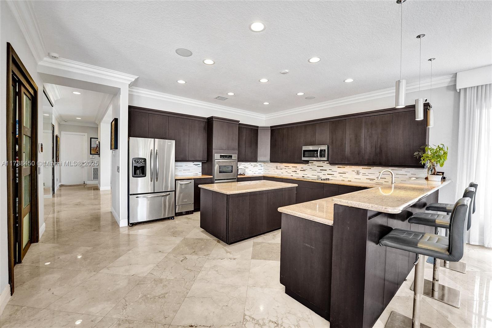 Davie, Florida, 33330, United States, 6 Bedrooms Bedrooms, ,6 BathroomsBathrooms,Residential,For Sale,1908596