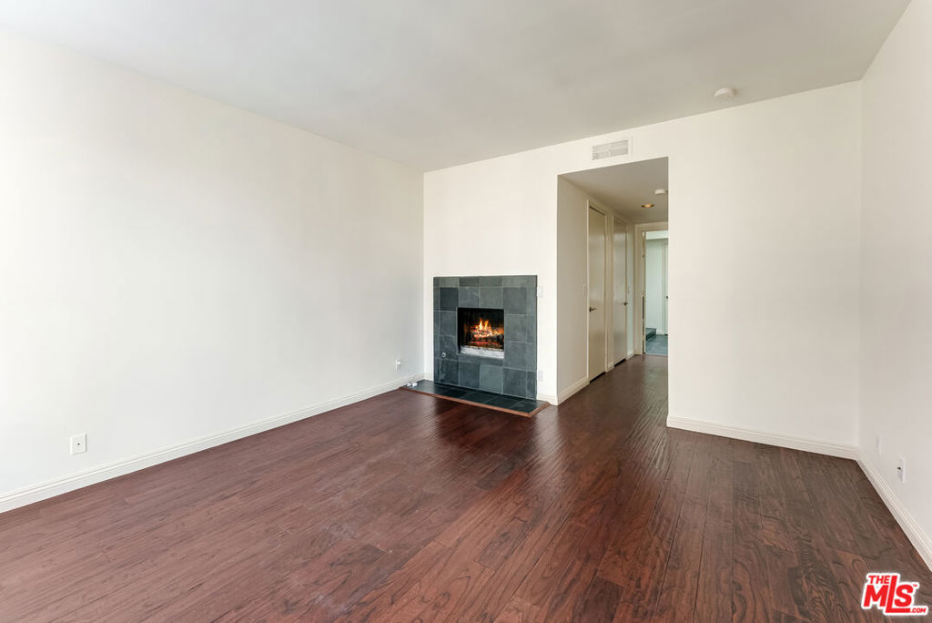 Beverly Hills, California, 90211, United States, 2 Bedrooms Bedrooms, ,2 BathroomsBathrooms,Residential,For Sale,1980744