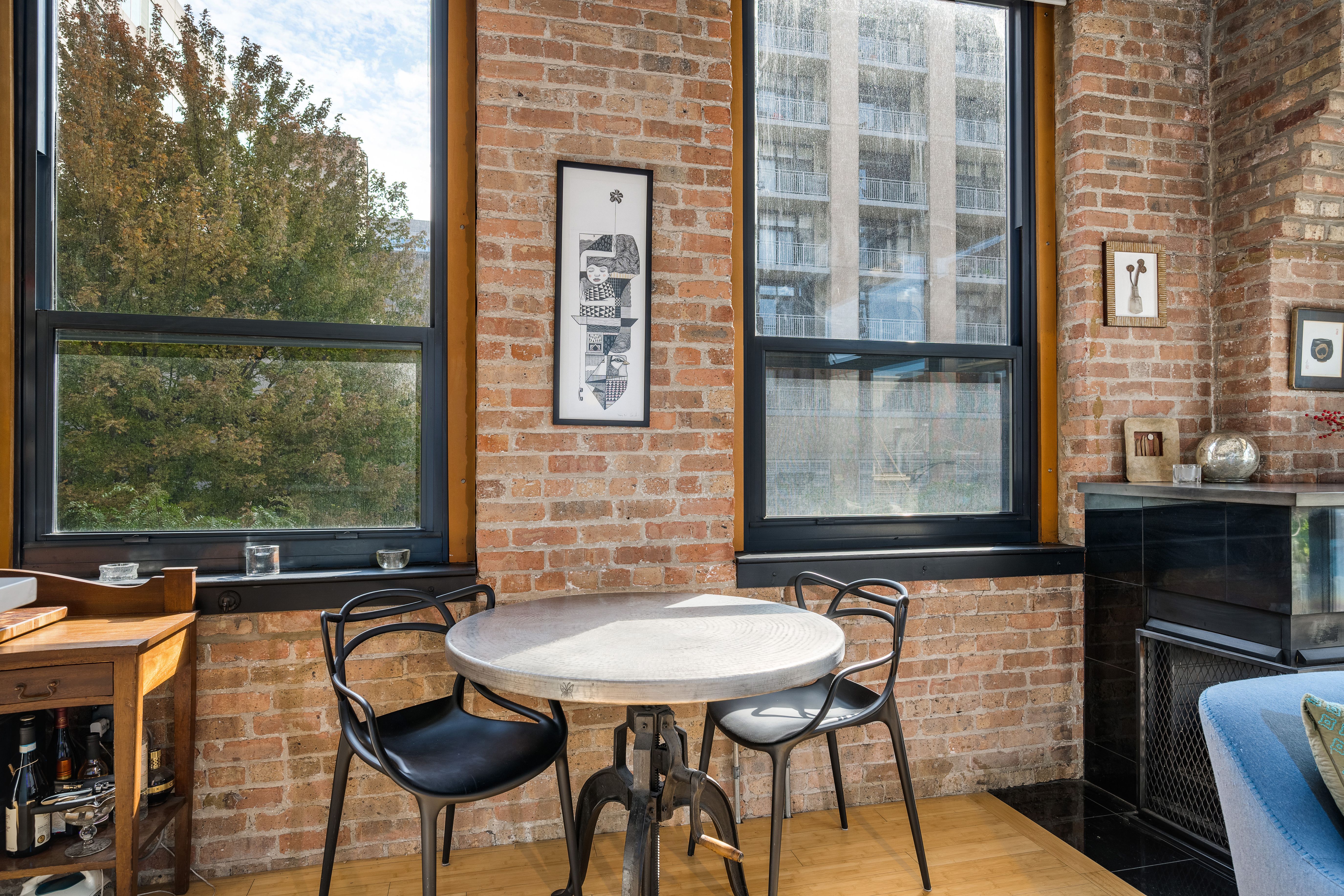  Discover the Charm of this Vibrant Southeast Corner Loft Condo - 物件實景