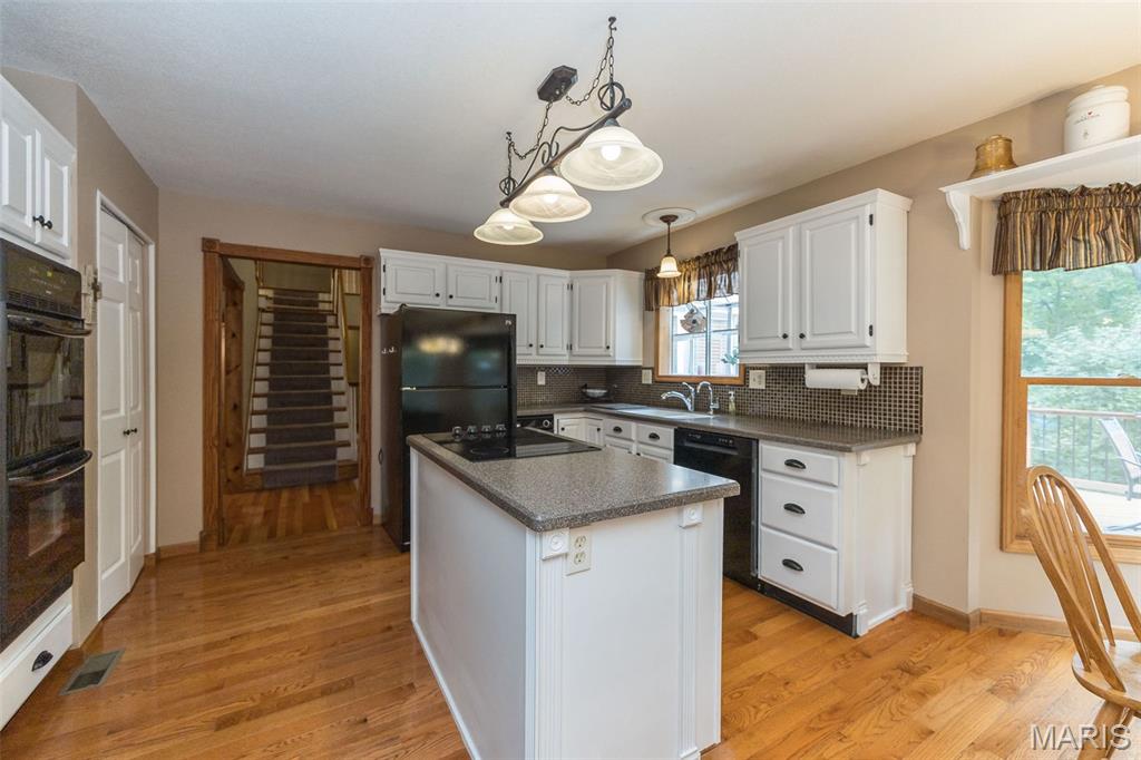 Eureka, Missouri, 63025, United States, 4 Bedrooms Bedrooms, ,4 BathroomsBathrooms,Residential,For Sale,1941693