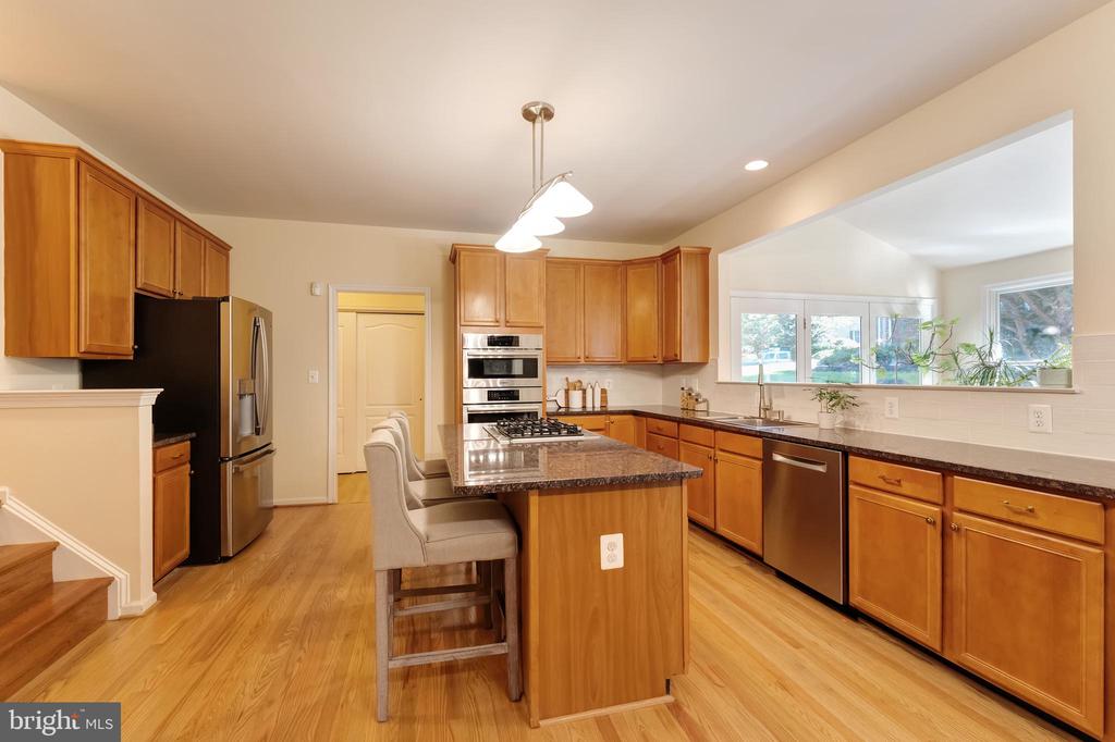 Herndon, Virginia, 20171, United States, 4 Bedrooms Bedrooms, ,5 BathroomsBathrooms,Residential,For Sale,1974486