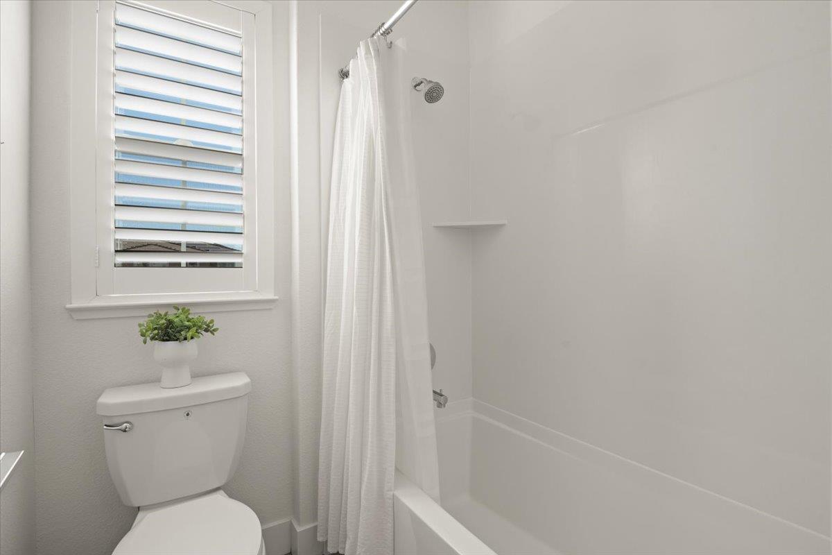 Gilroy, California, 95020, United States, 4 Bedrooms Bedrooms, ,3 BathroomsBathrooms,Residential,For Sale,1907628