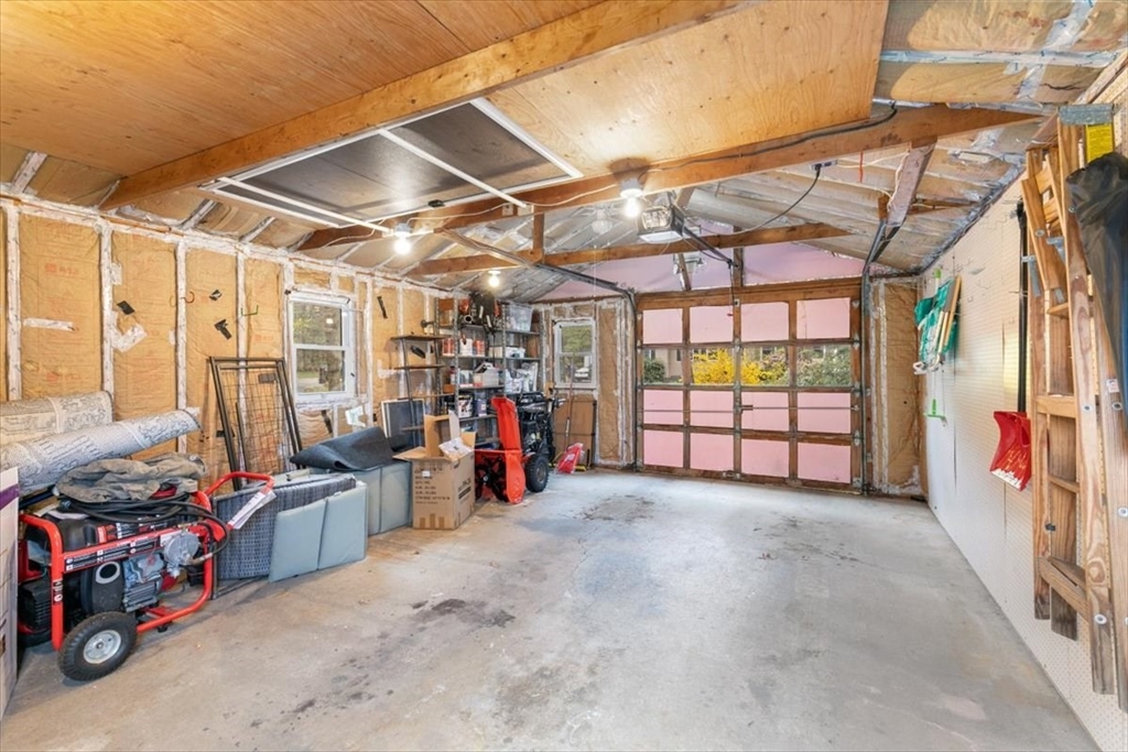 Kingston, New Hampshire, 03848, United States, 2 Bedrooms Bedrooms, ,2 BathroomsBathrooms,Residential,For Sale,1879269