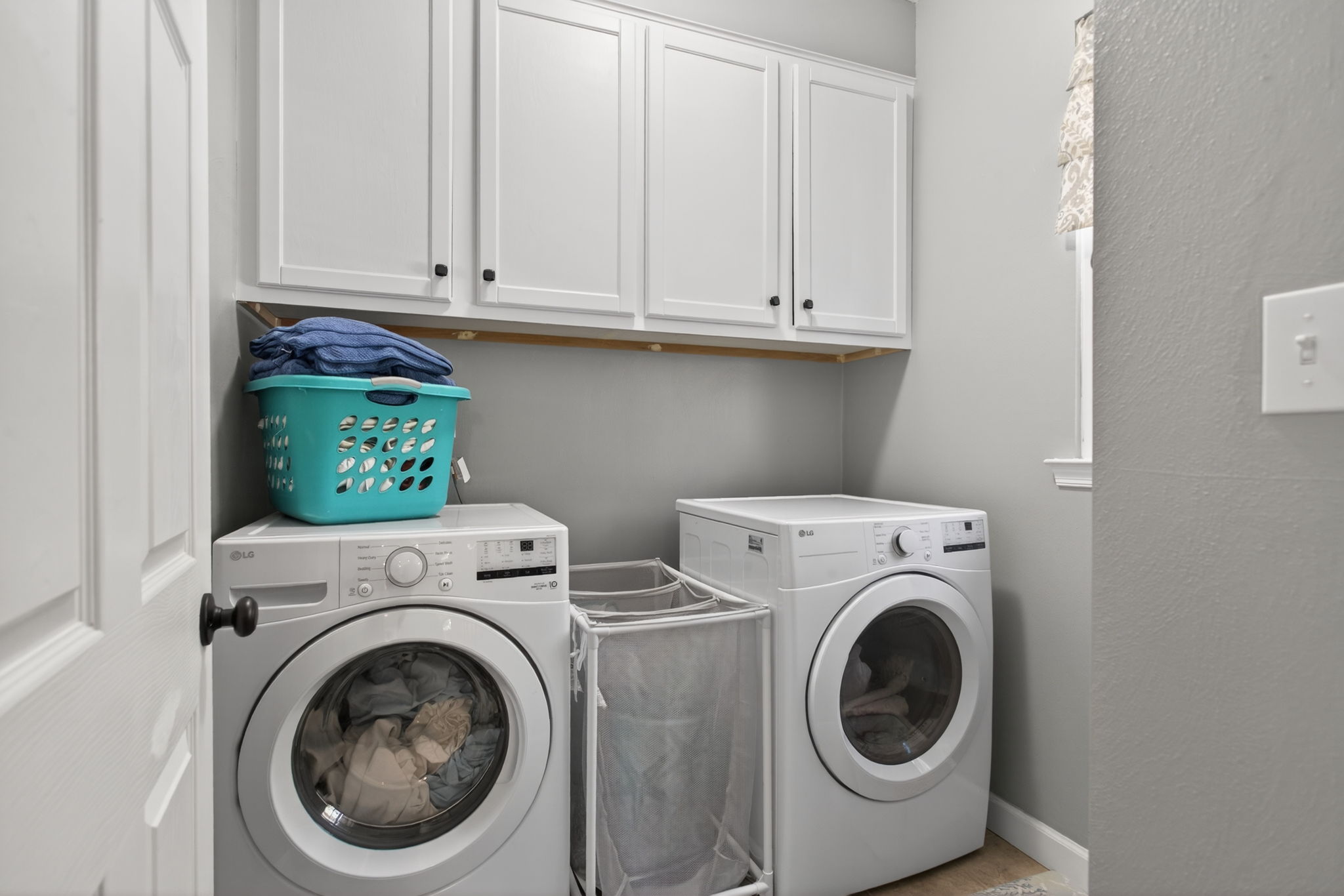 Virginia Beach, Virginia, 23456, United States, 4 Bedrooms Bedrooms, ,3 BathroomsBathrooms,Residential,For Sale,2012108