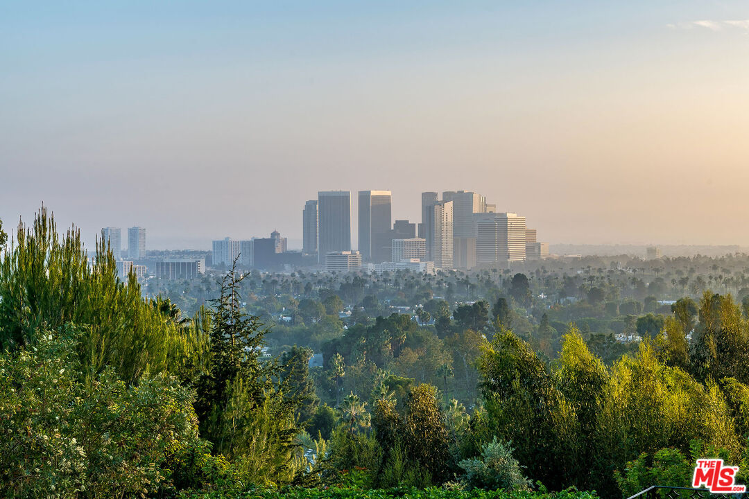 Beverly Hills, California, 90210, United States, 5 Bedrooms Bedrooms, ,4 BathroomsBathrooms,Residential,For Sale,1991118