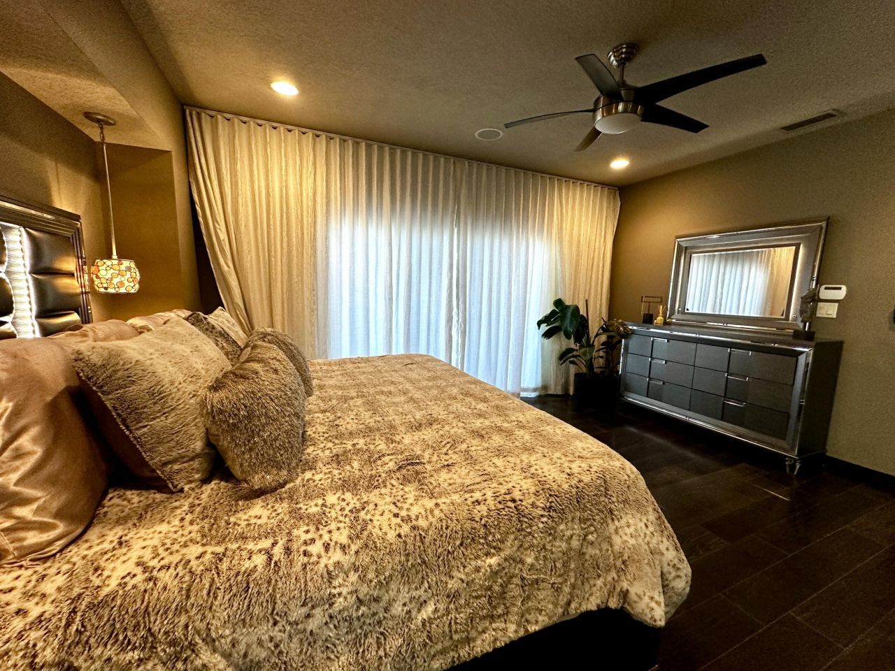 Elephant Butte, New Mexico, 87935, United States, 4 Bedrooms Bedrooms, ,4 BathroomsBathrooms,Residential,For Sale,1949641