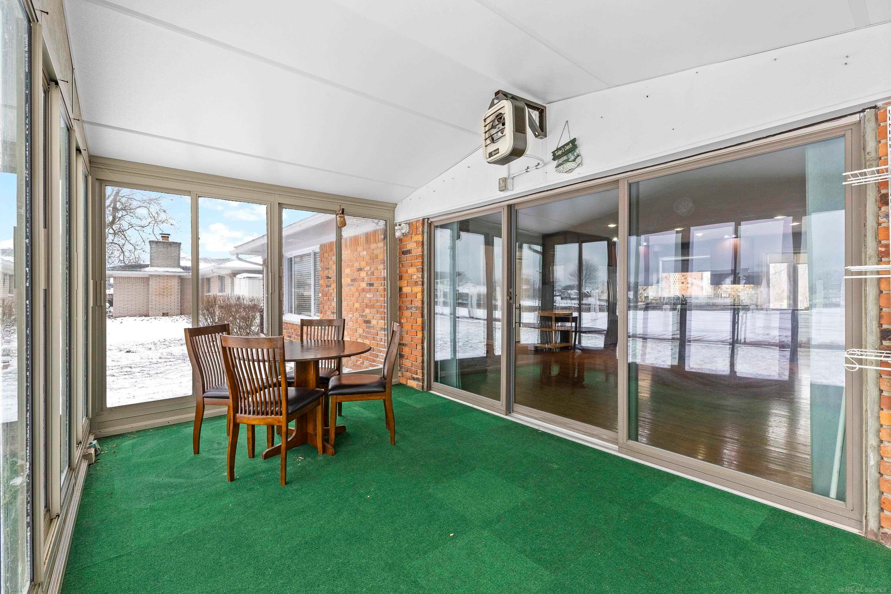 Harrison Twp, Michigan, 48045, United States, 3 Bedrooms Bedrooms, ,2 BathroomsBathrooms,Residential,For Sale,2005468