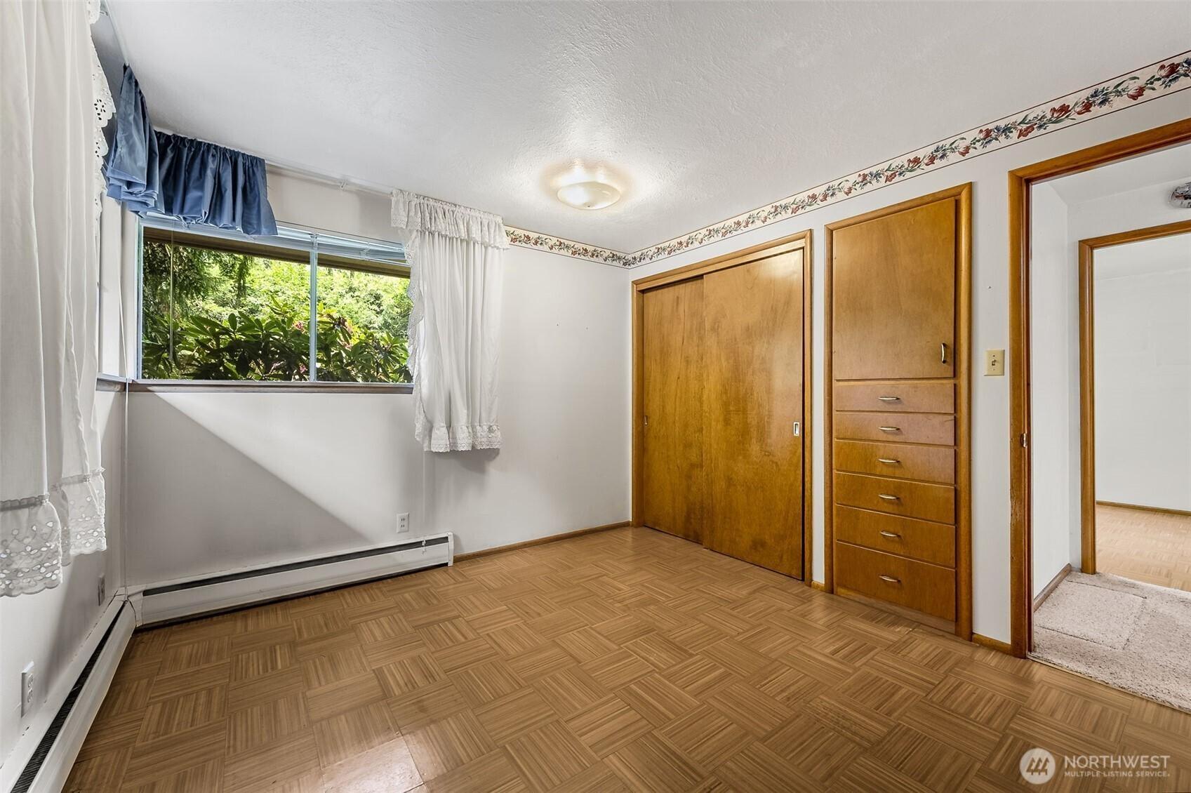 TACOMA, Washington, 98443, United States, 4 Bedrooms Bedrooms, ,3 BathroomsBathrooms,Residential,For Sale,1896165