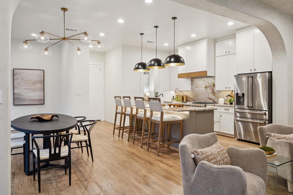 Dallas, Texas, 75211, United States, 4 Bedrooms Bedrooms, ,3 BathroomsBathrooms,Residential,For Sale,1988260