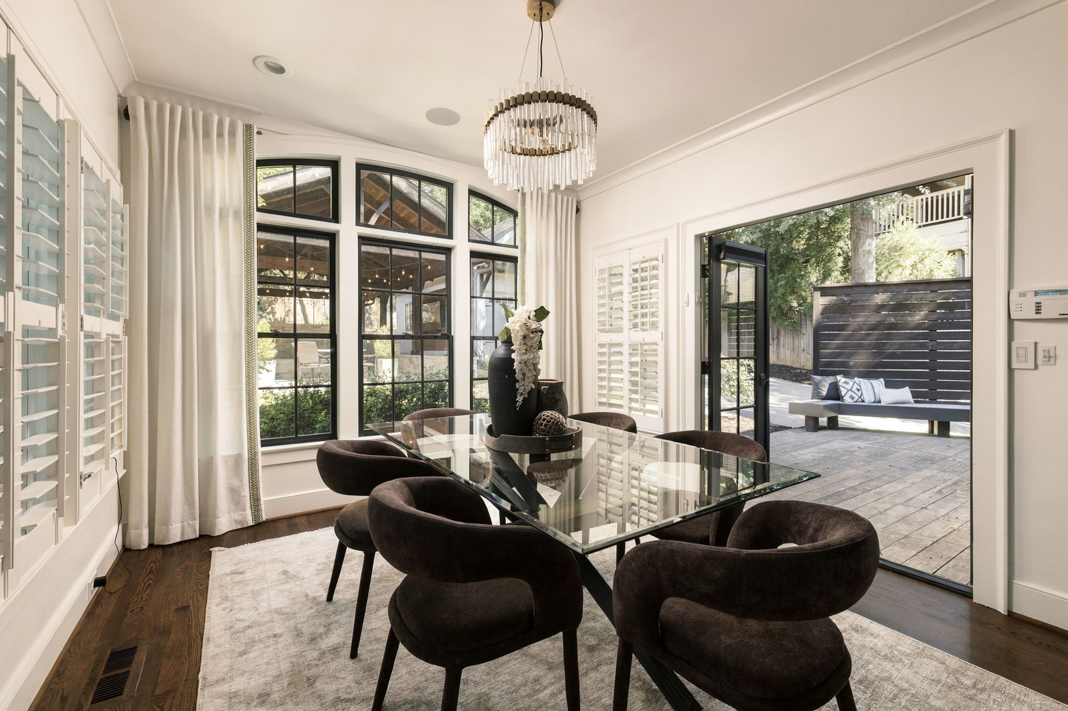  Beautifully Designed Living Spaces and Exceptional Outdoor Amenities - 物件實景
