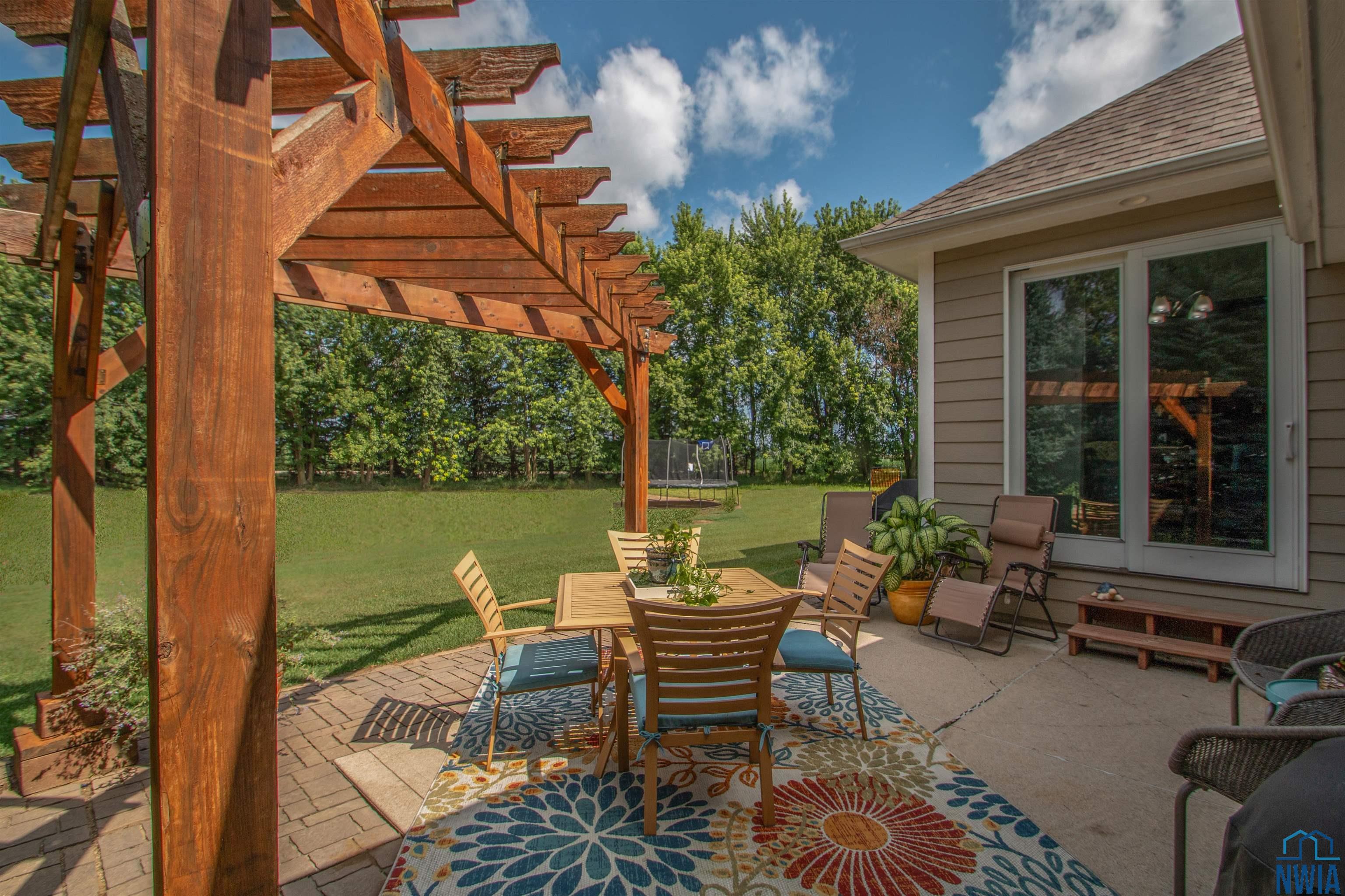 Dakota Dunes, South Dakota, 57049, United States, 4 Bedrooms Bedrooms, ,3 BathroomsBathrooms,Residential,For Sale,1979116