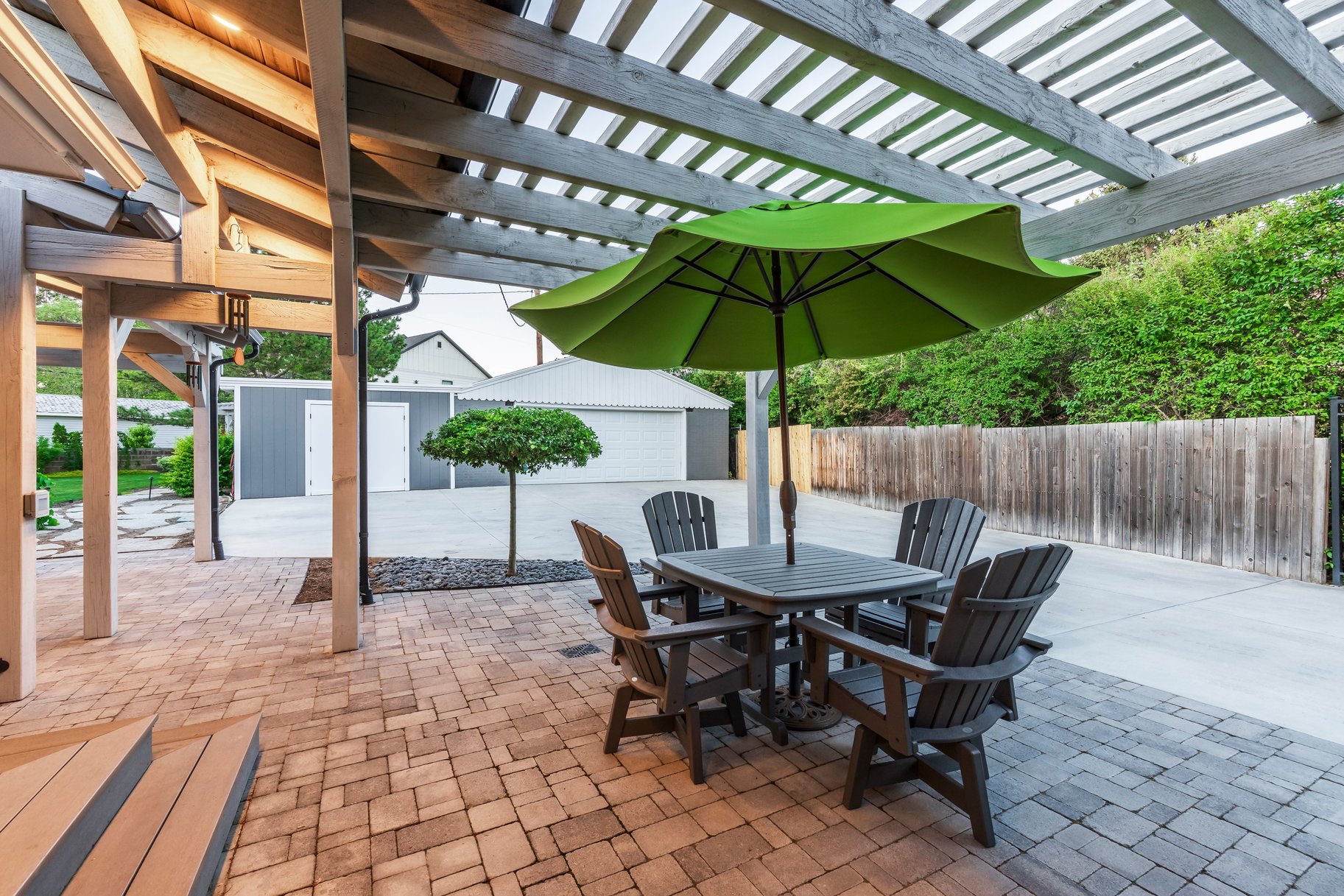  Tastefully Updated Holladay Rambler on .60 acre Manicured Lot - 物件實景