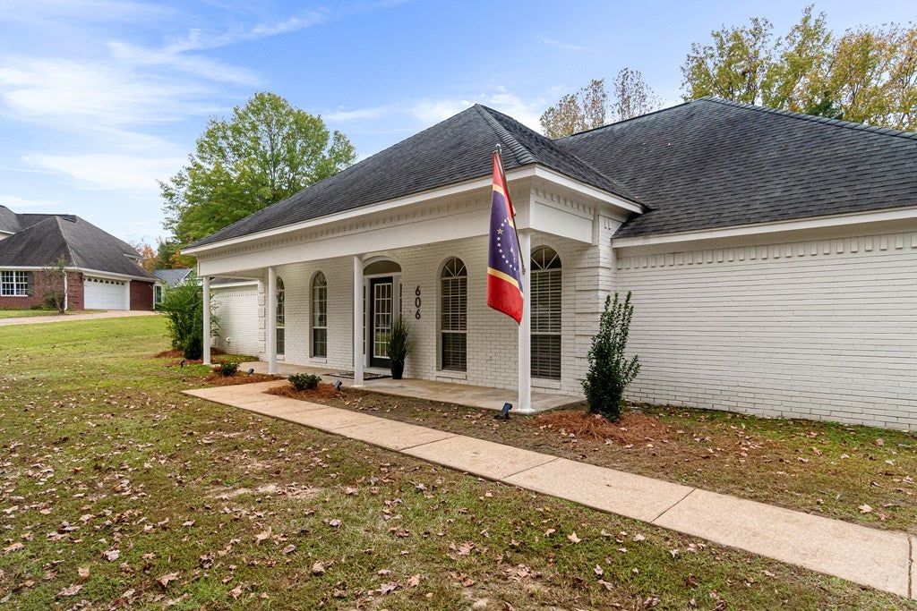 OXFORD, Mississippi, 38655, United States, 4 Bedrooms Bedrooms, ,3 BathroomsBathrooms,Residential,For Sale,1991795