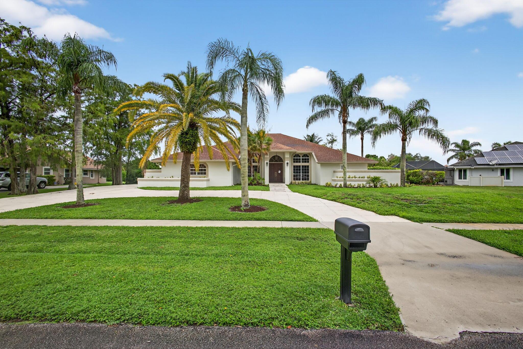Wellington, Florida, 33414, United States, 5 Bedrooms Bedrooms, ,4 BathroomsBathrooms,Residential,For Sale,1978857
