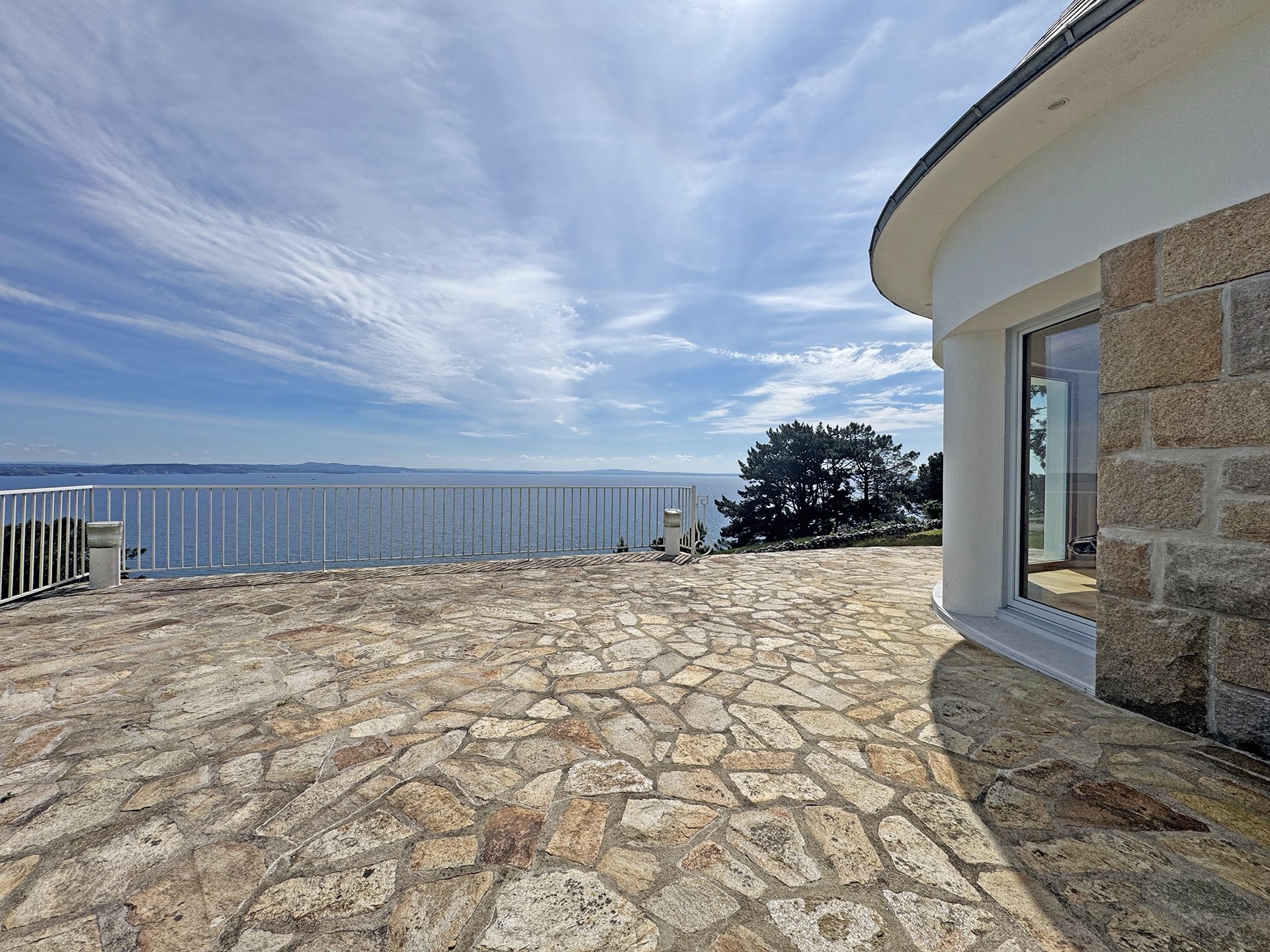  MORGAT, A SUMPTUOUS RENOVATION FACING THE SEA, SURROUNDED BY NATURE - 物件實景