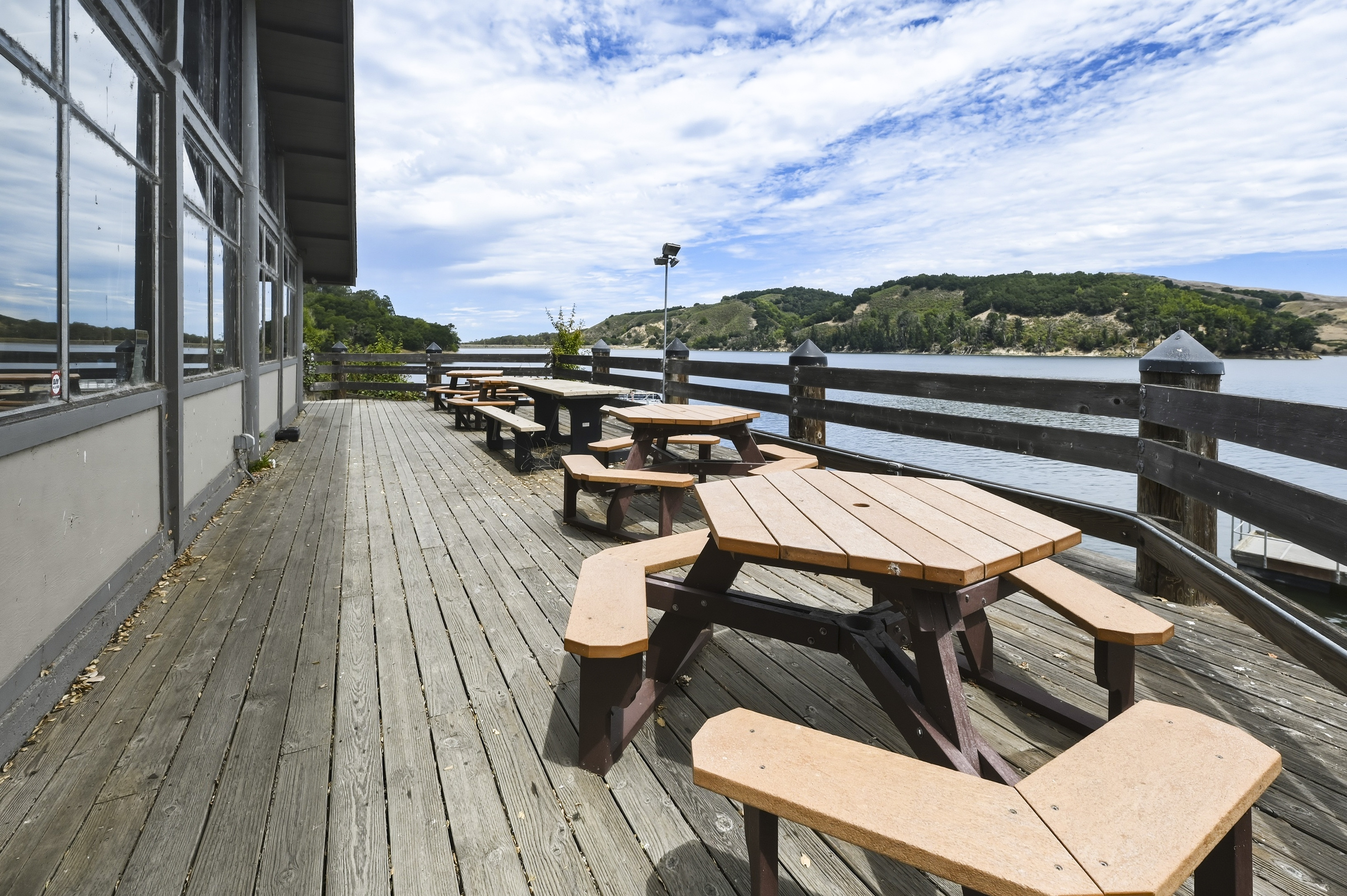  Comfort, Convenience and Outdoor Adventure in One Great Location - 物件實景