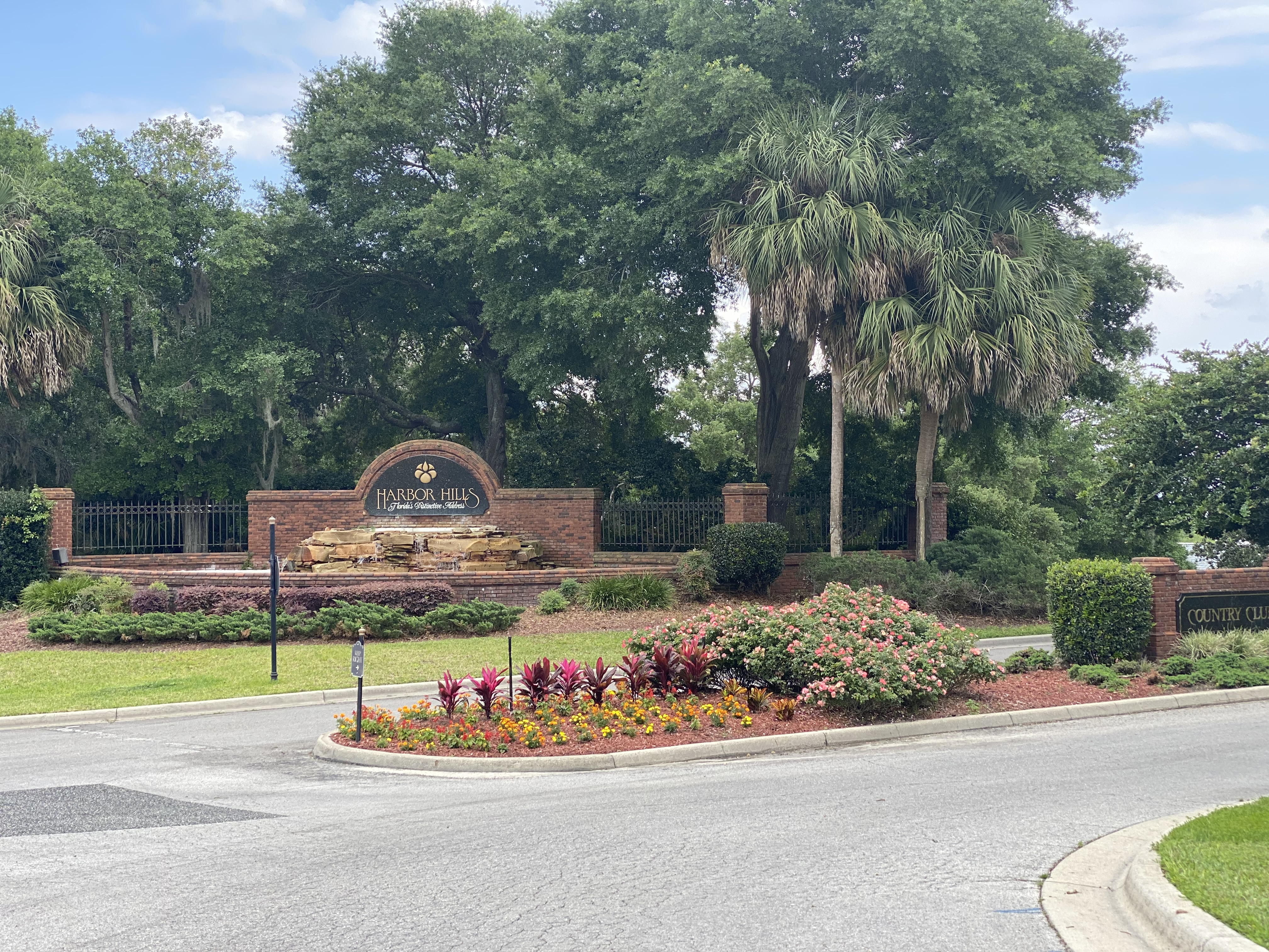 Lady Lake, Florida, 32159, United States, 4 Bedrooms Bedrooms, ,3 BathroomsBathrooms,Residential,For Sale,1945025
