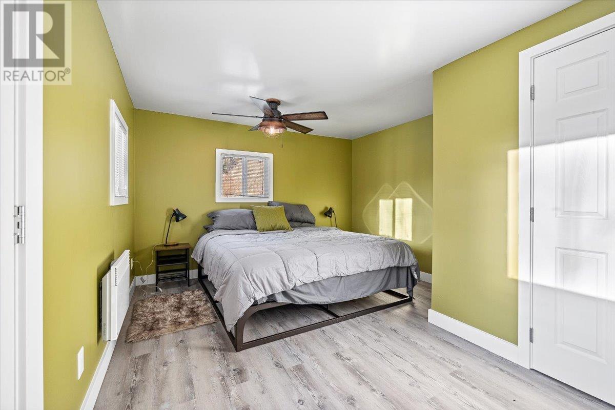 SICAMOUS, British Columbia, V0E 2V4, CA, 2 Bedrooms Bedrooms, ,2 BathroomsBathrooms,Residential,For Sale,1949682