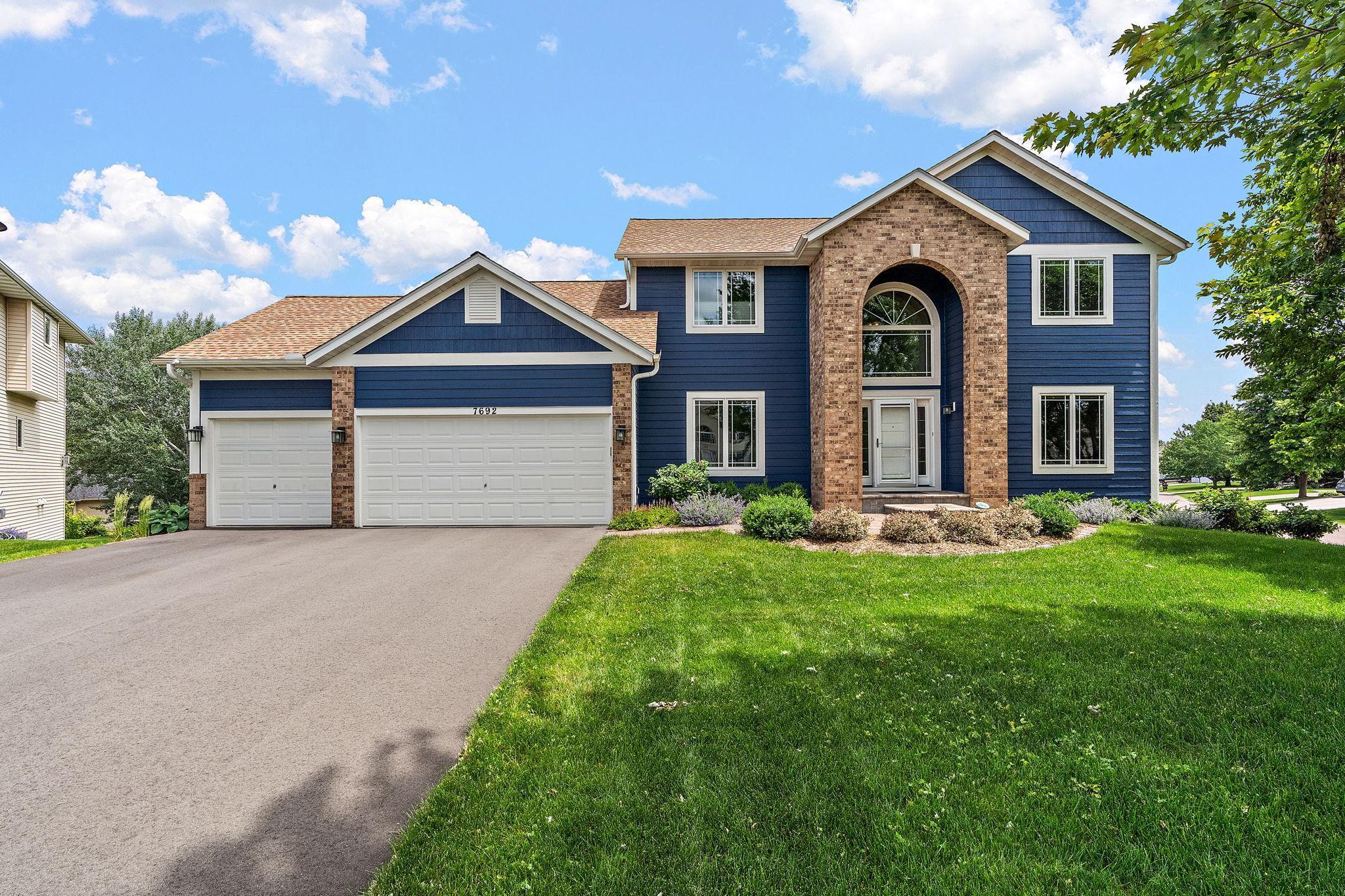 Oakdale, Minnesota, 55128, United States, 4 Bedrooms Bedrooms, ,4 BathroomsBathrooms,Residential,For Sale,1879213