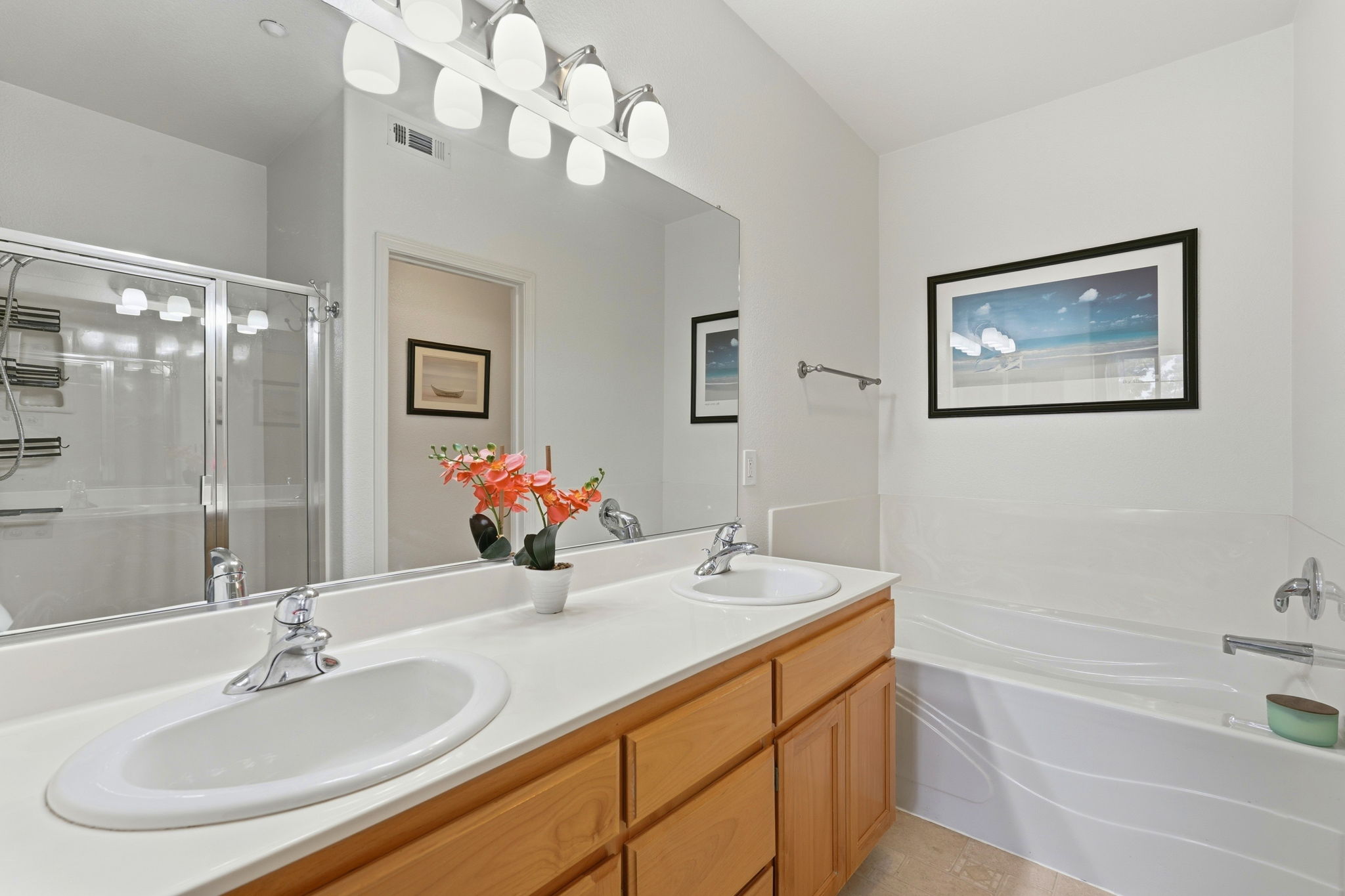 Spacious and Newly Updated Durant Square Townhome - 物件實景