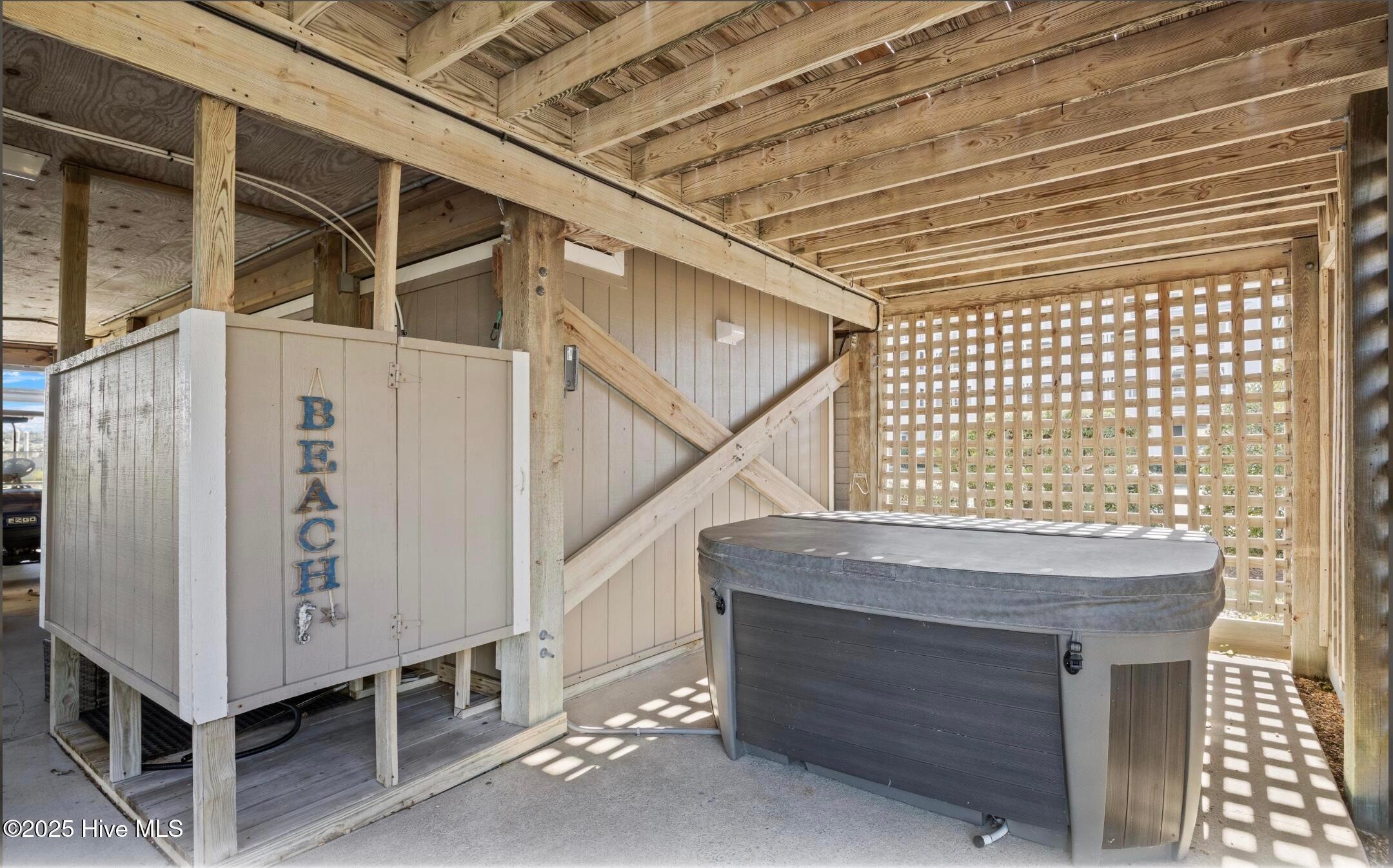 Manteo, North Carolina, 27954, United States, 3 Bedrooms Bedrooms, ,3 BathroomsBathrooms,Residential,For Sale,1900886