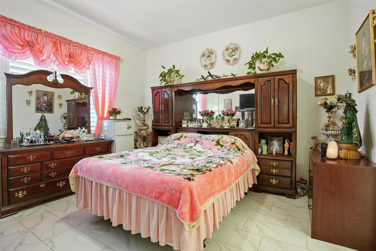 Sacramento, California, 95835, United States, 3 Bedrooms Bedrooms, ,2 BathroomsBathrooms,Residential,For Sale,1972614