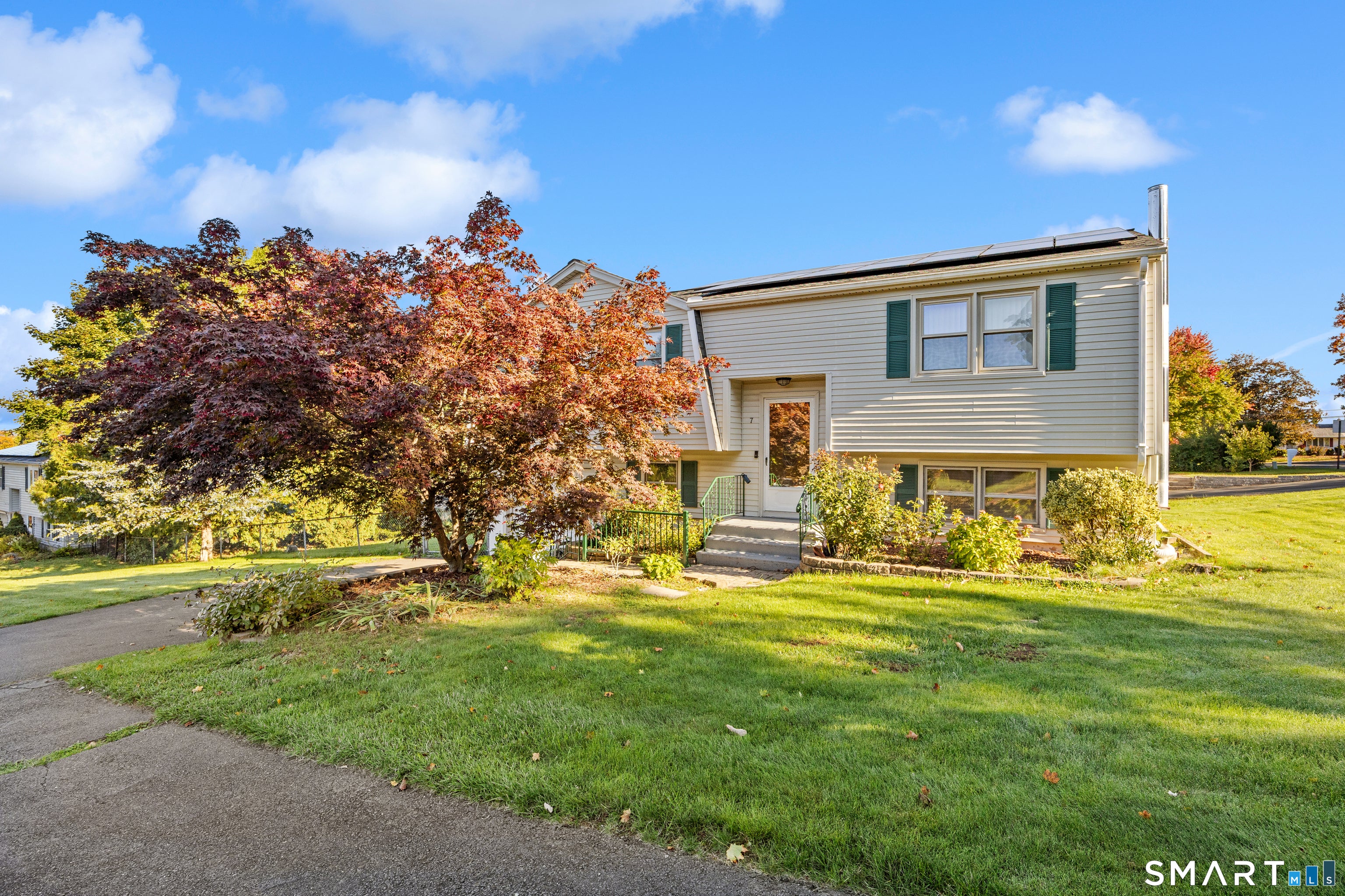 Red Fox Ln, Meriden, CT 06451