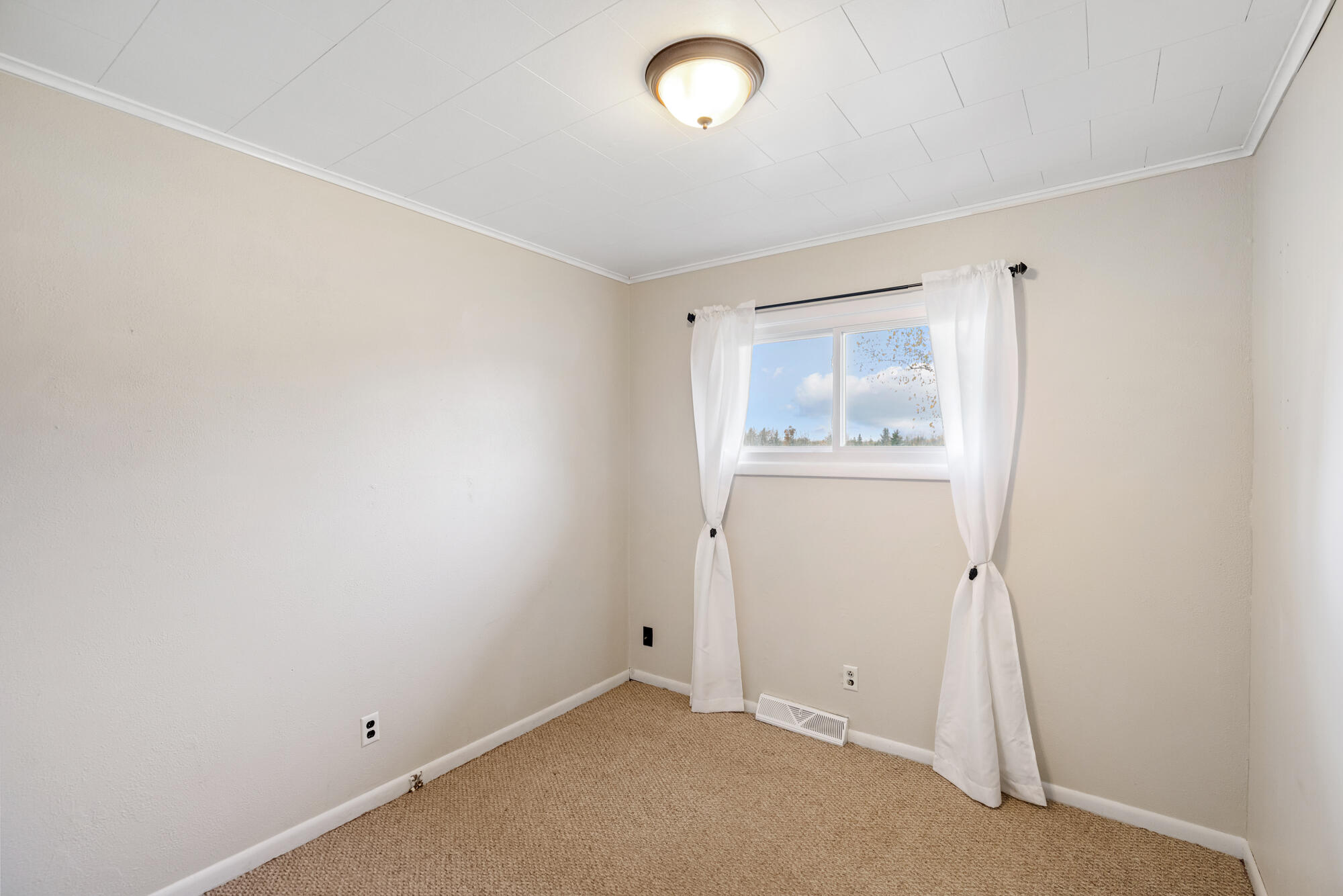 Levering Rd, Cheboygan, MI 49721