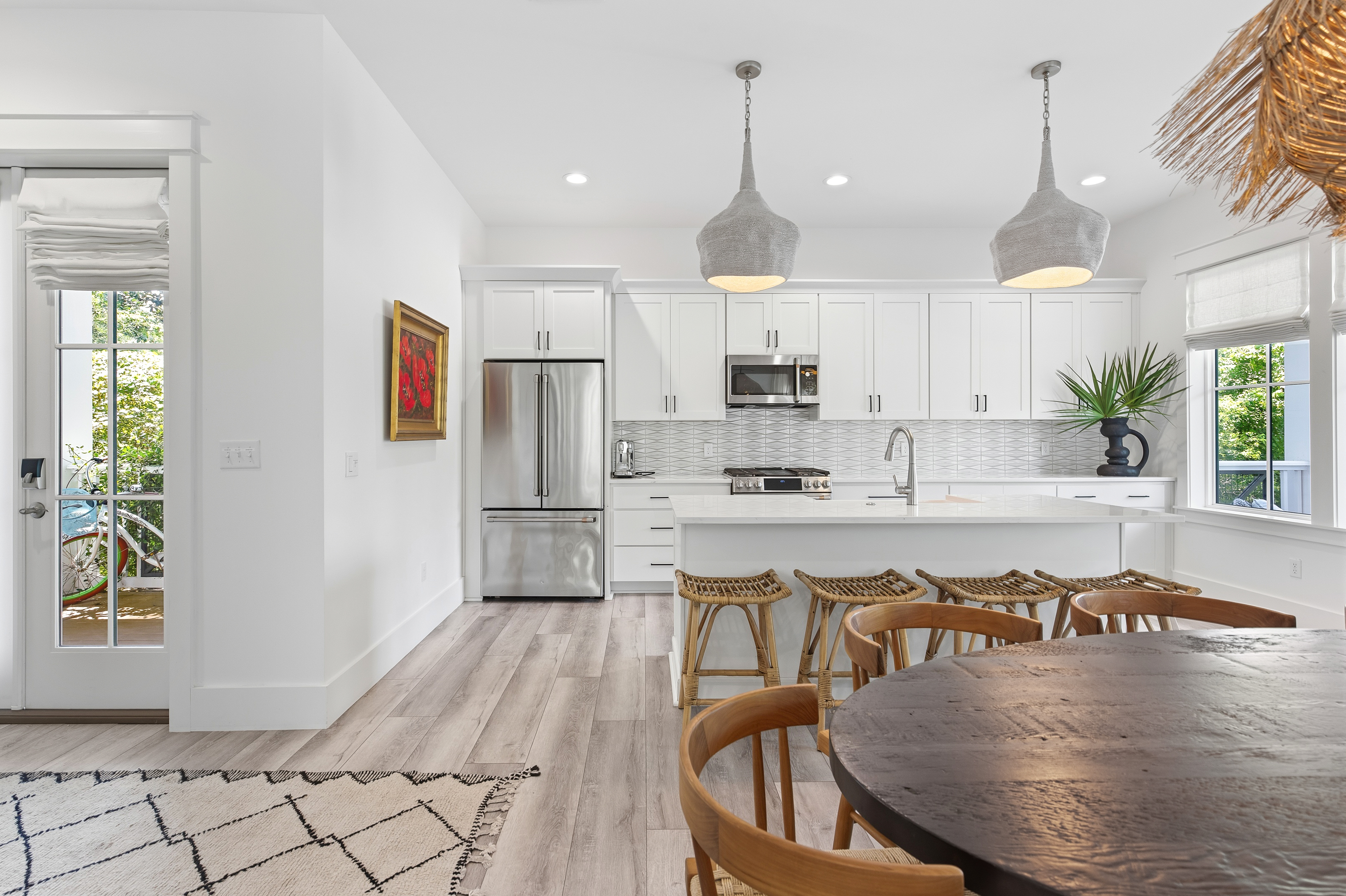  Turnkey Coastal Luxury Across From Eastern Lake And Steps To The Gulf - 物件實景