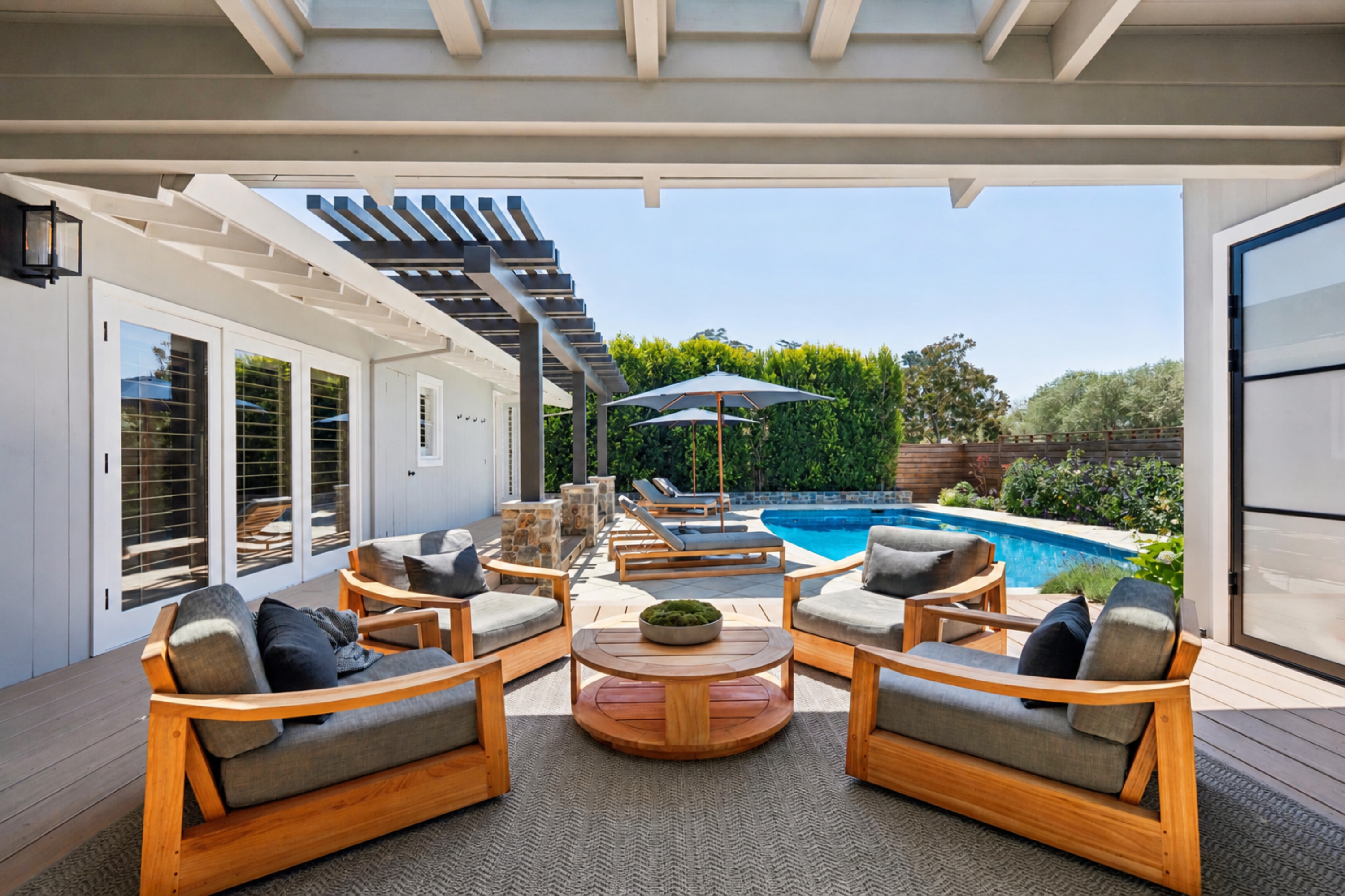  Rare One-Level Residence on Belvedere Island