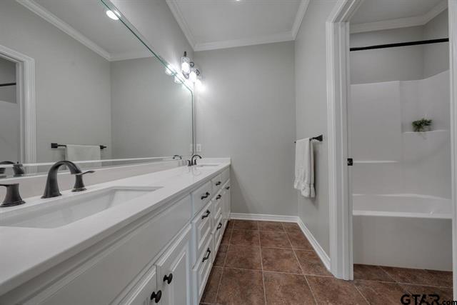 Tyler, Texas, 75706, United States, 4 Bedrooms Bedrooms, ,3 BathroomsBathrooms,Residential,For Sale,1976690