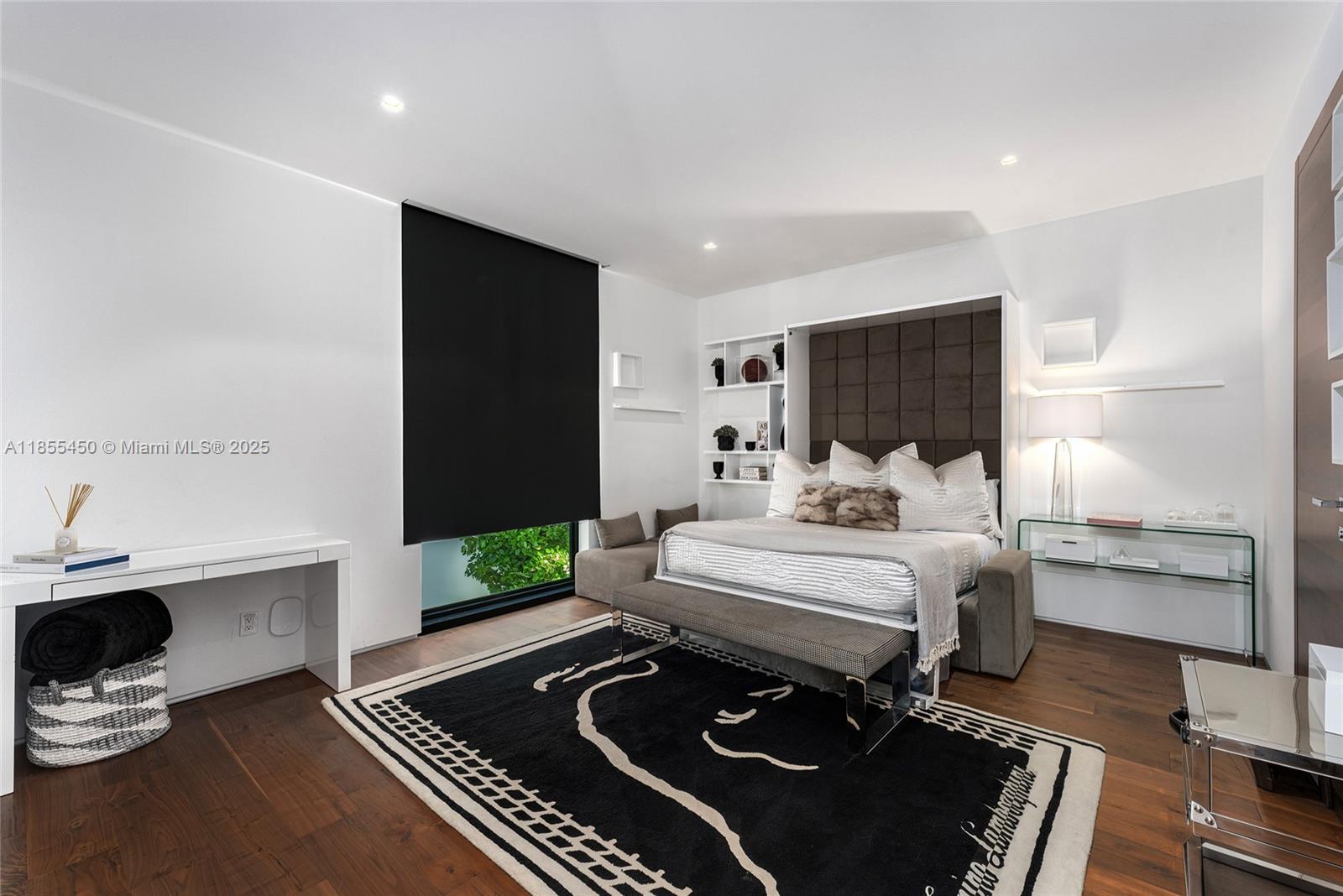 Miami Beach, Florida, 33140, United States, 5 Bedrooms Bedrooms, ,8 BathroomsBathrooms,Residential,For Sale,1918042