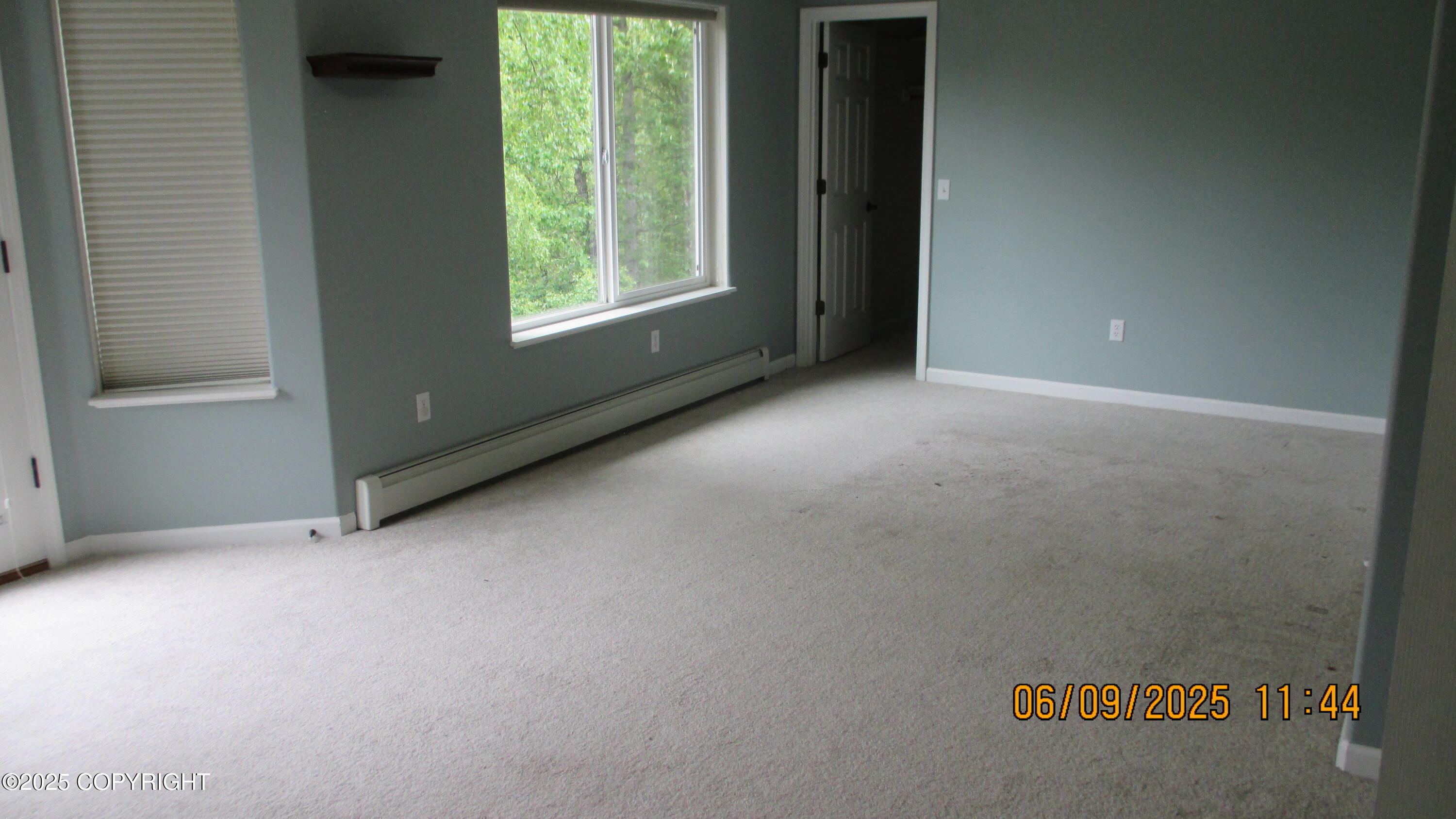 Eagle River, Alaska, 99577, United States, 4 Bedrooms Bedrooms, ,4 BathroomsBathrooms,Residential,For Sale,1981531