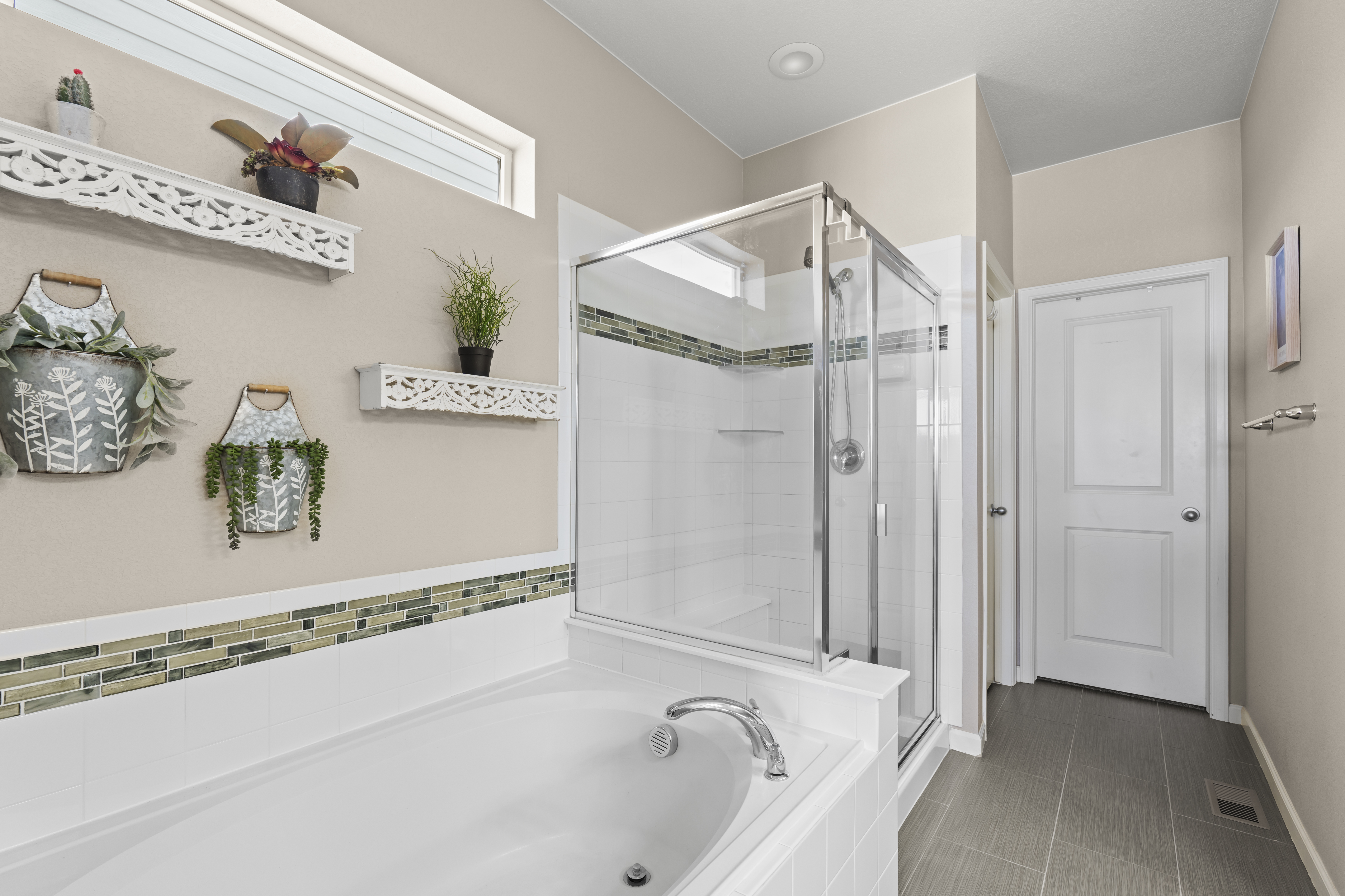  A Turn-Key Treasure Nestled Within the Highly Coveted Terrain Neighborhood - 物件實景