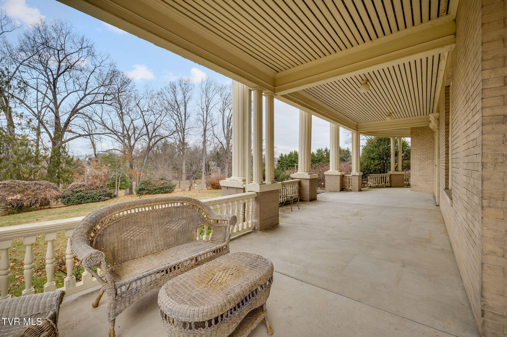Bristol, Tennessee, 37620, United States, 4 Bedrooms Bedrooms, ,5 BathroomsBathrooms,Residential,For Sale,2005262
