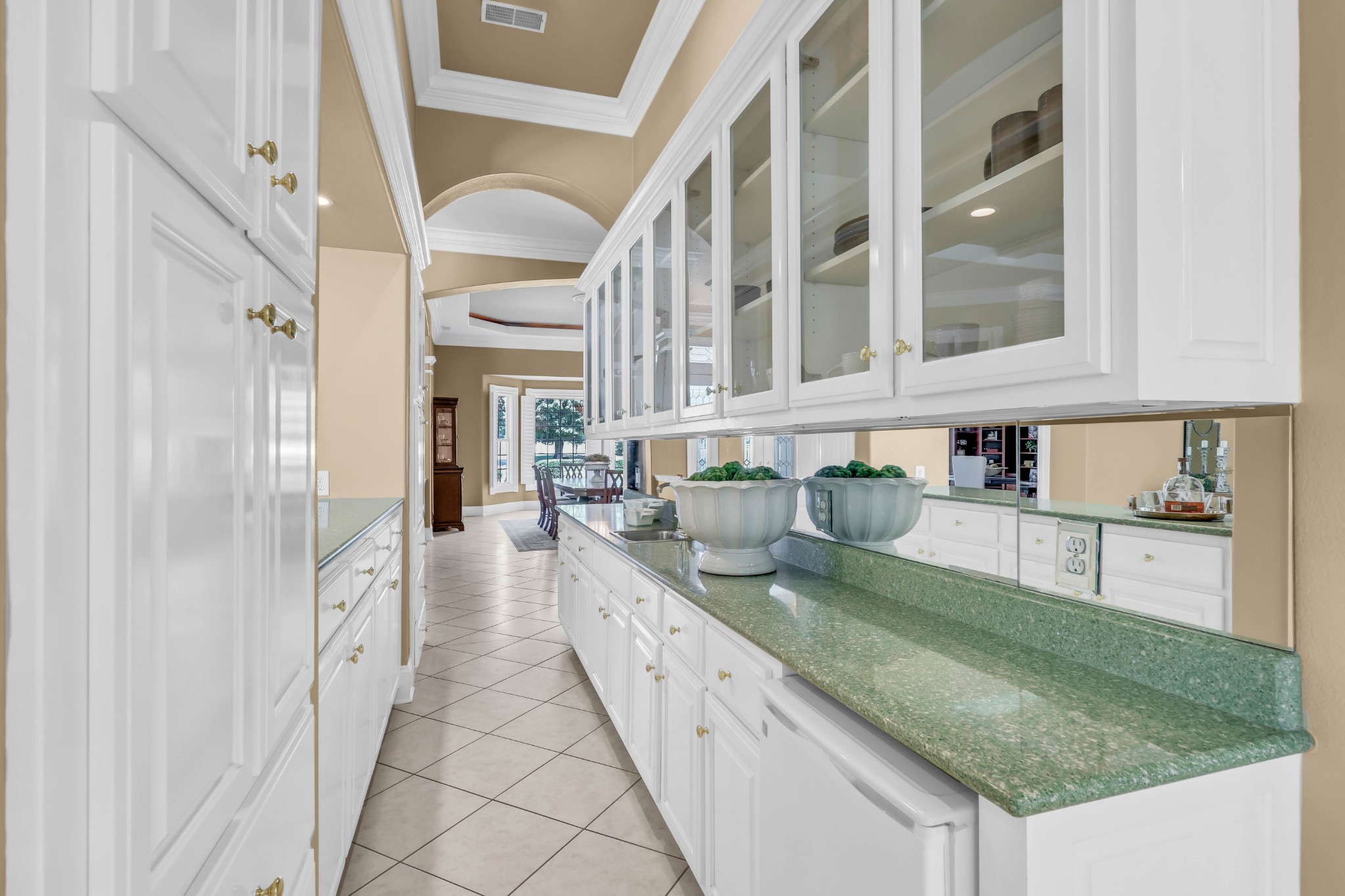 Clarksville, Tennessee, 37043, United States, 4 Bedrooms Bedrooms, ,4 BathroomsBathrooms,Residential,For Sale,1980790