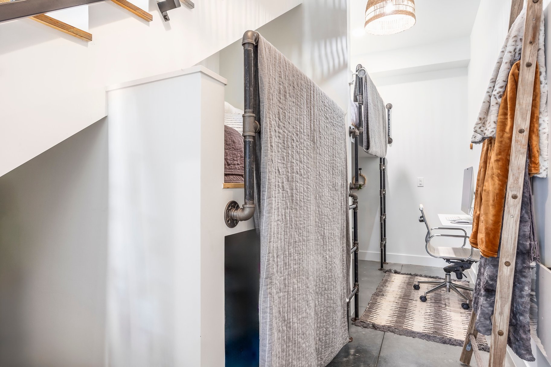  Central 9th Victorian & Accessory Dwelling Unit with Short- Term Rental Zoning - 物件實景