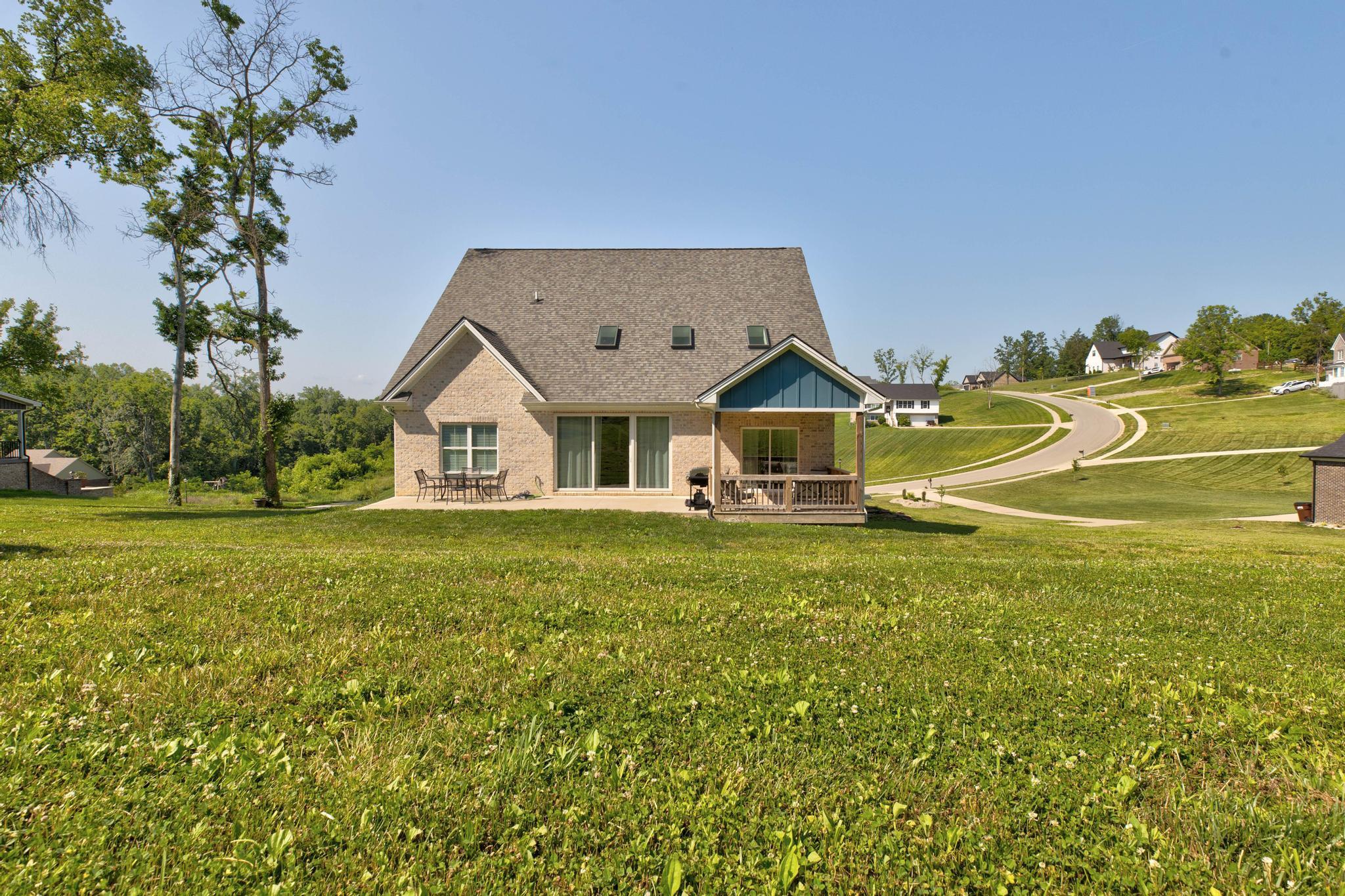 Richmond, Kentucky, 40475, United States, 4 Bedrooms Bedrooms, ,6 BathroomsBathrooms,Residential,For Sale,1971513