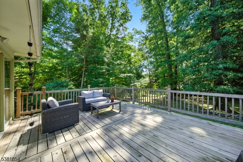 Parsippany-Troy Hills Twp., New Jersey, 07005, United States, 3 Bedrooms Bedrooms, ,2 BathroomsBathrooms,Residential,For Sale,1934343