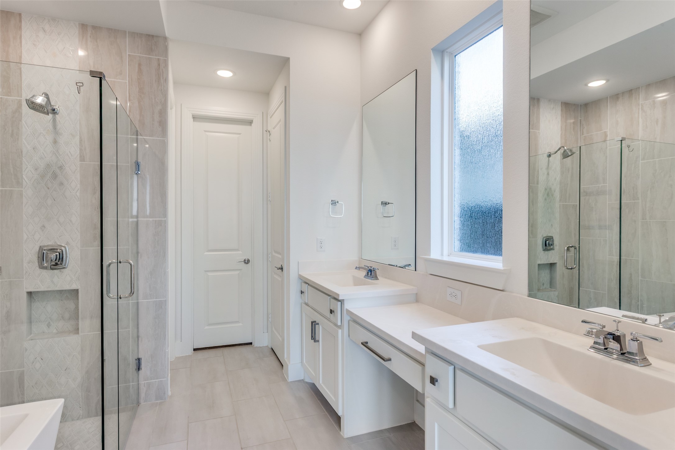 Mansfield, Texas, 76063, United States, 4 Bedrooms Bedrooms, ,4 BathroomsBathrooms,Residential,For Sale,1954630