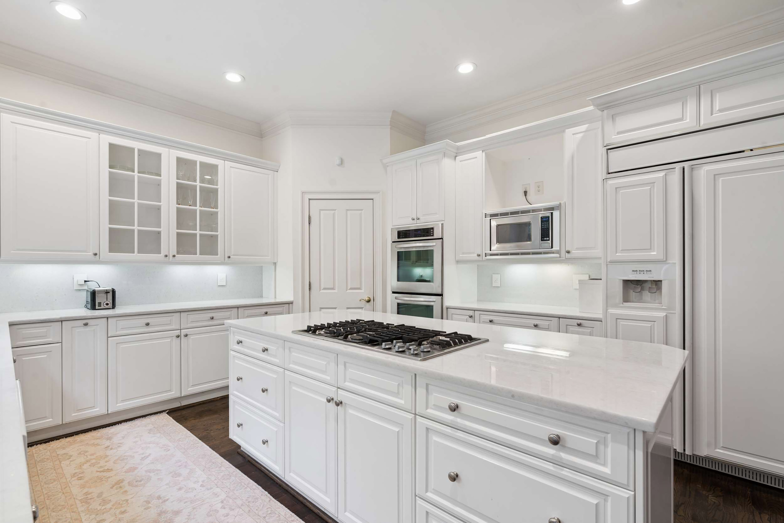  Incredible Opportunity to Live in a Quiet Gated Brookhaven Community - 物件實景