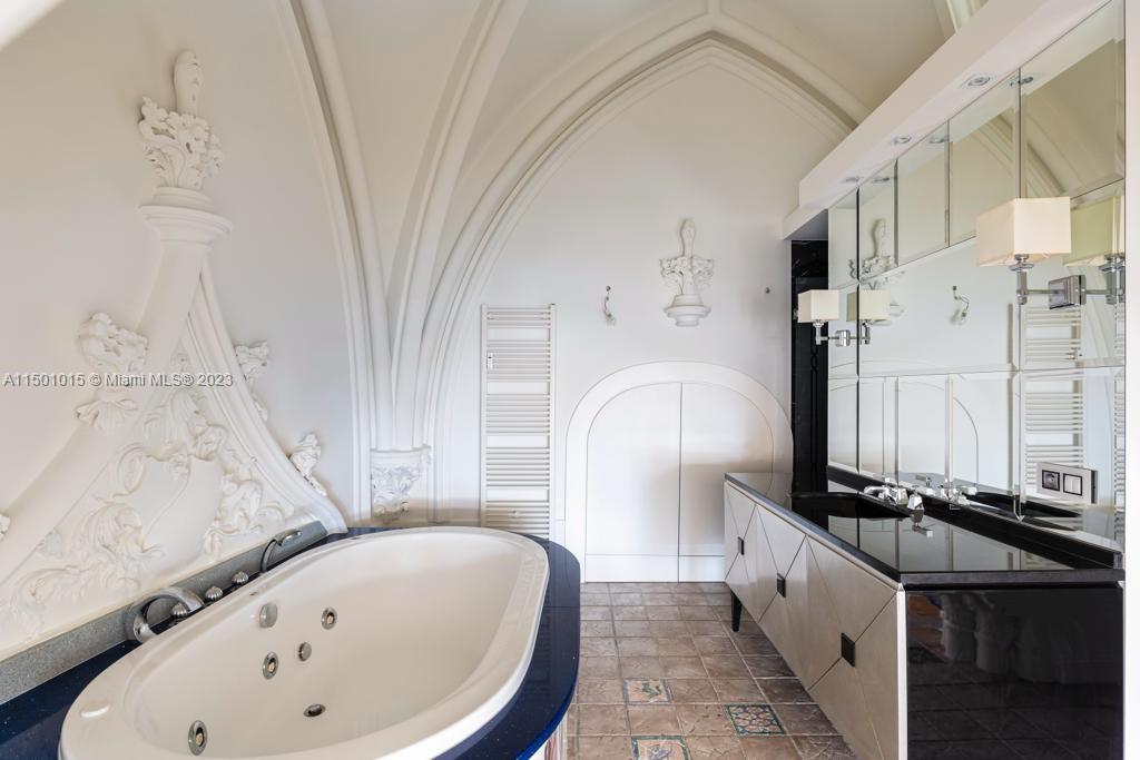 22 Avenue Du Chateau De La Tour Unit 32, Connecticut, 06000, United States, 2 Bedrooms Bedrooms, ,2 BathroomsBathrooms,Residential,For Sale,22 Avenue Du Chateau De La Tour Unit 32,1417118