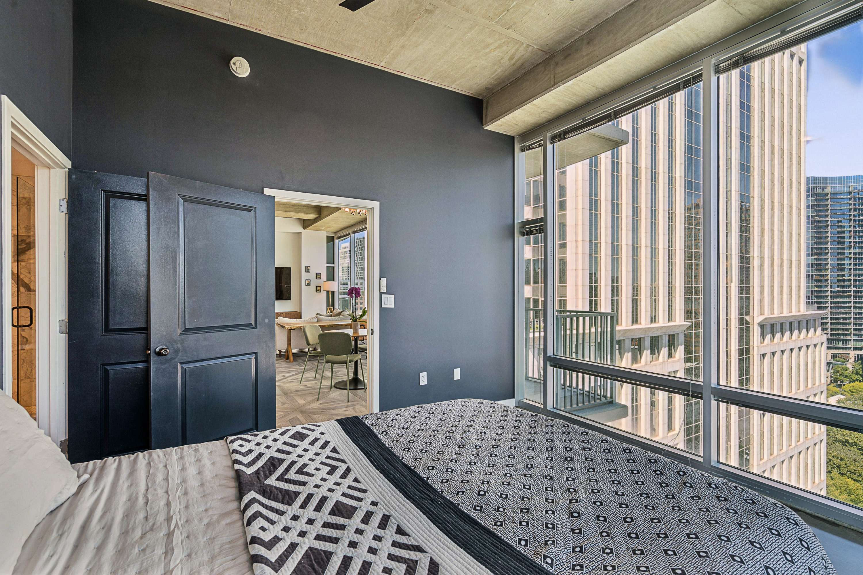  Beautifully Renovated Corner Residence at Metropolis North - 物件實景