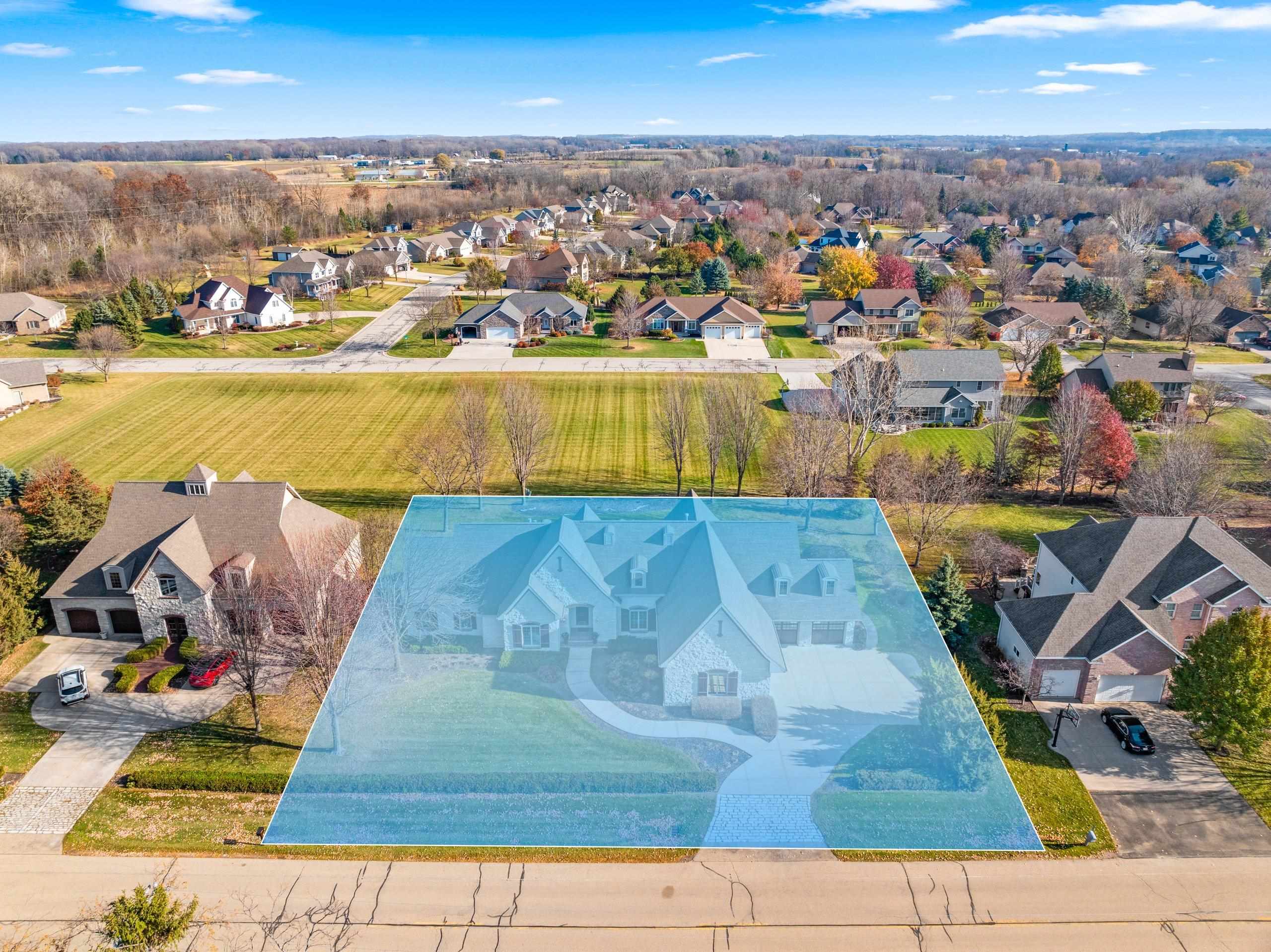 MENASHA, Wisconsin, 54952, United States, 6 Bedrooms Bedrooms, ,5 BathroomsBathrooms,Residential,For Sale,1994548