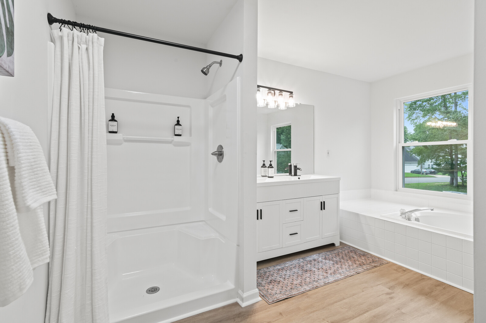 Newport News, Virginia, 23602-8360, United States, 5 Bedrooms Bedrooms, ,3 BathroomsBathrooms,Residential,For Sale,1938191