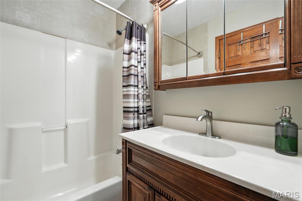 Portage Des Sioux, Missouri, 63373, United States, 3 Bedrooms Bedrooms, ,2 BathroomsBathrooms,Residential,For Sale,1927242