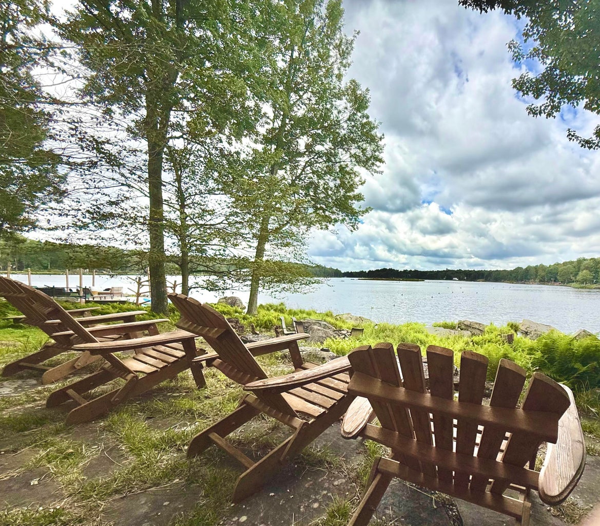 Tobyhanna, Pennsylvania, 18466, United States, 3 Bedrooms Bedrooms, ,3 BathroomsBathrooms,Residential,For Sale,1887913