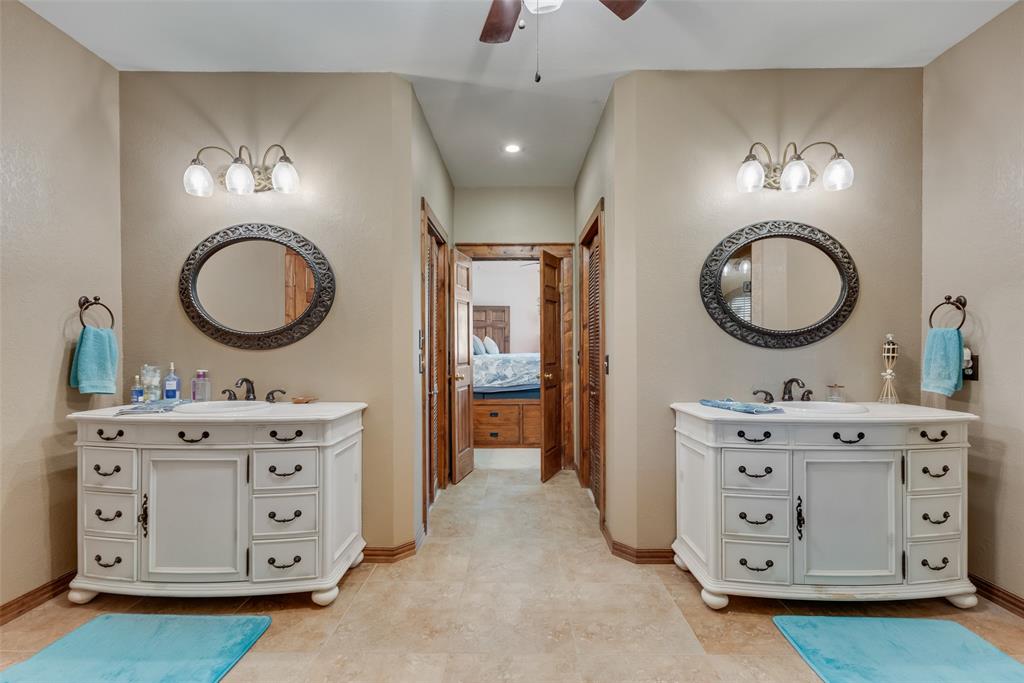 Melissa, Texas, 75454, United States, 4 Bedrooms Bedrooms, ,4 BathroomsBathrooms,Residential,For Sale,1986507